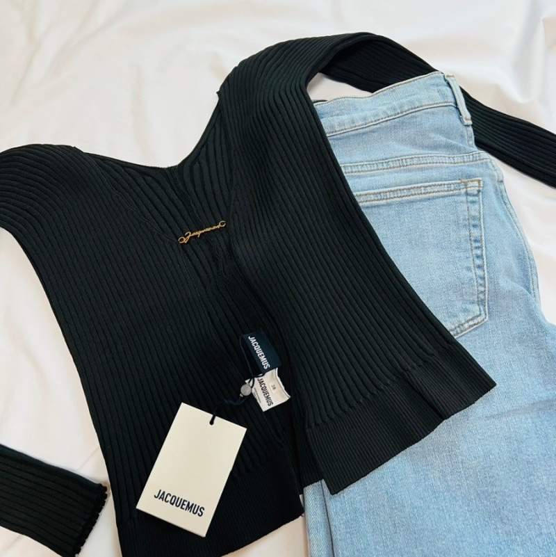 (W) Jacquemus La Maille Pralu Longue Seamless Charm Logo Cardigan Black, Apple iPhone 13 Pro Max 512GB Sierra Blue (Korean Ver.) 착용 스타일 - 2