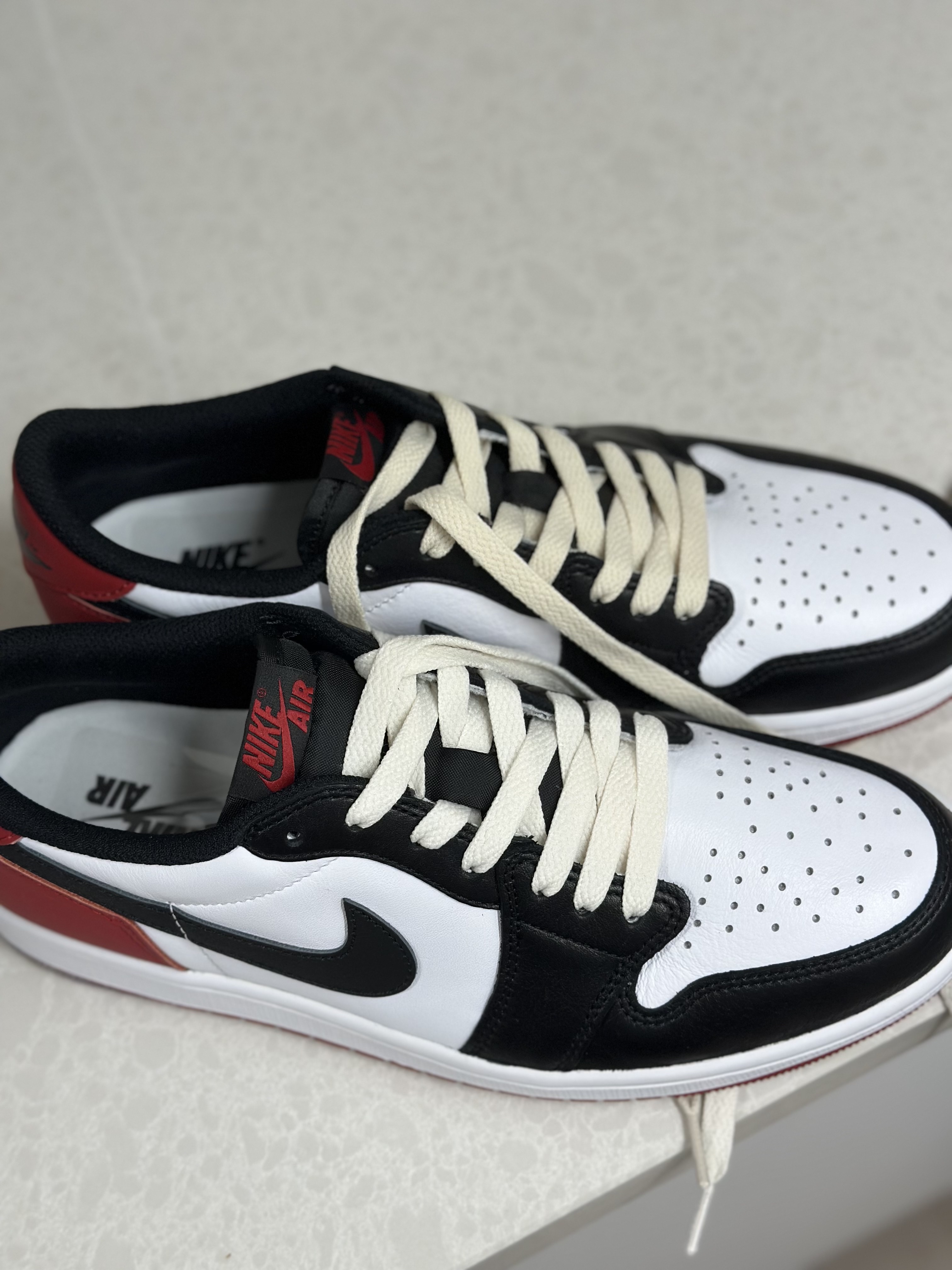 Jordan 1 Retro Low OG Black Toe 착용 스타일 - 2