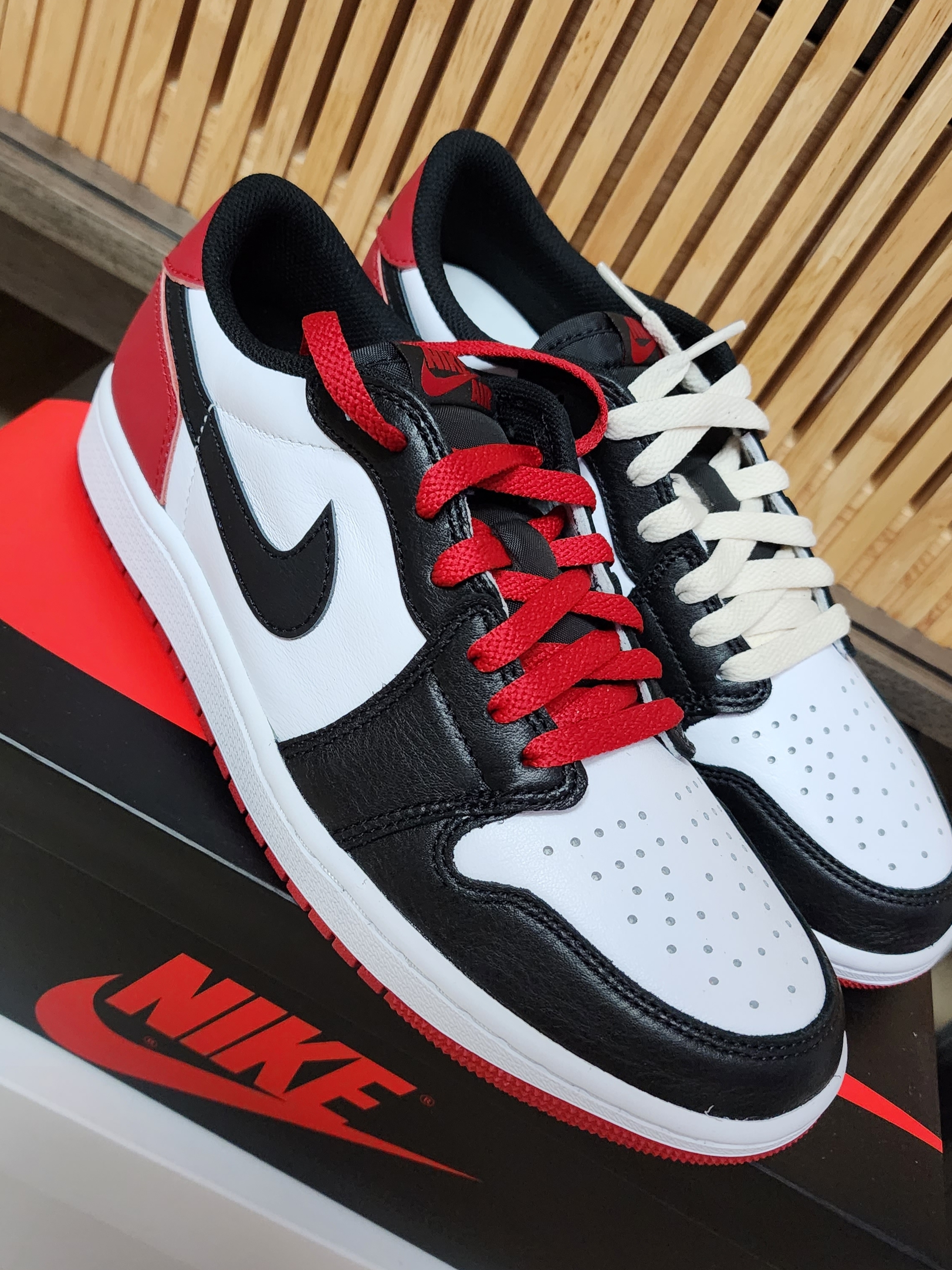 Jordan 1 Retro Low OG Black Toe 착용 스타일 - 3