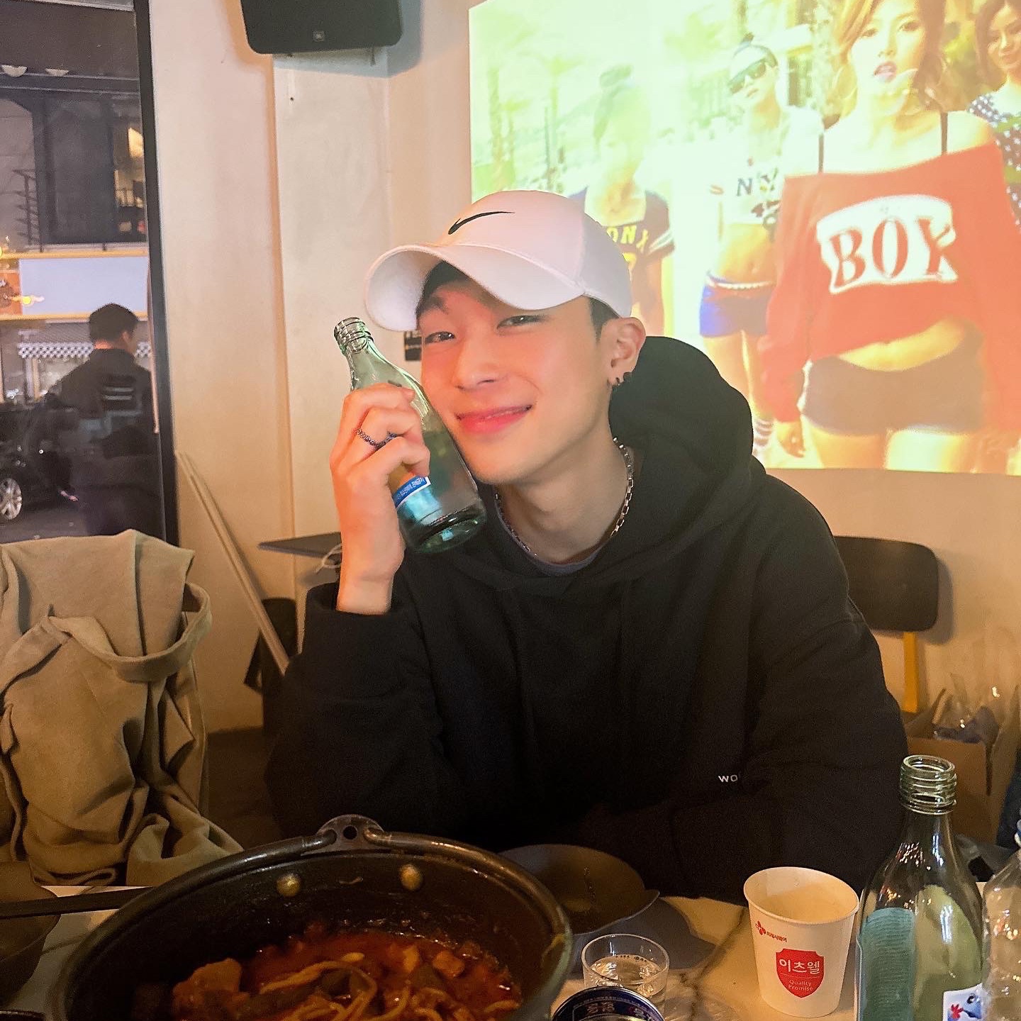 Wooyoungmi Flower Print Back Logo Hoodie Black - 21SS 착용 스타일