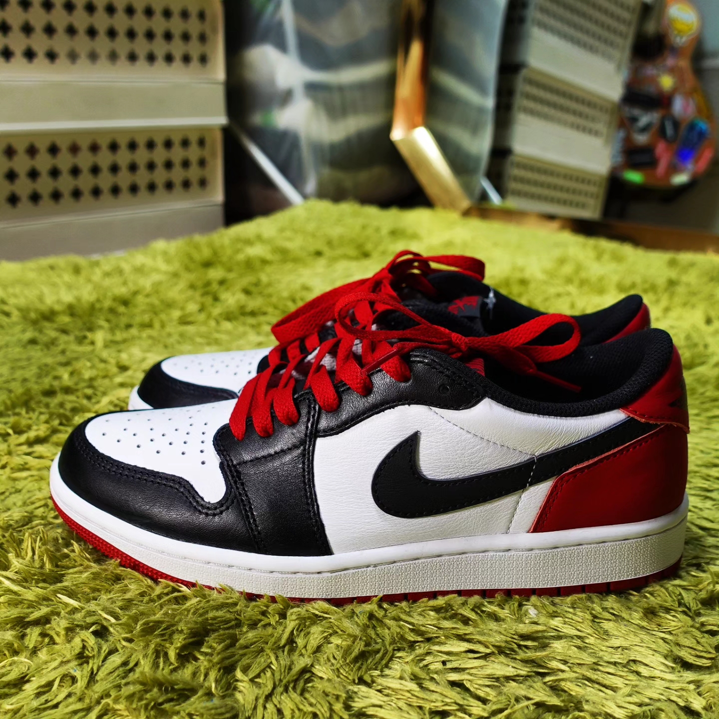 Jordan 1 Retro Low OG Black Toe 착용 스타일 - 3