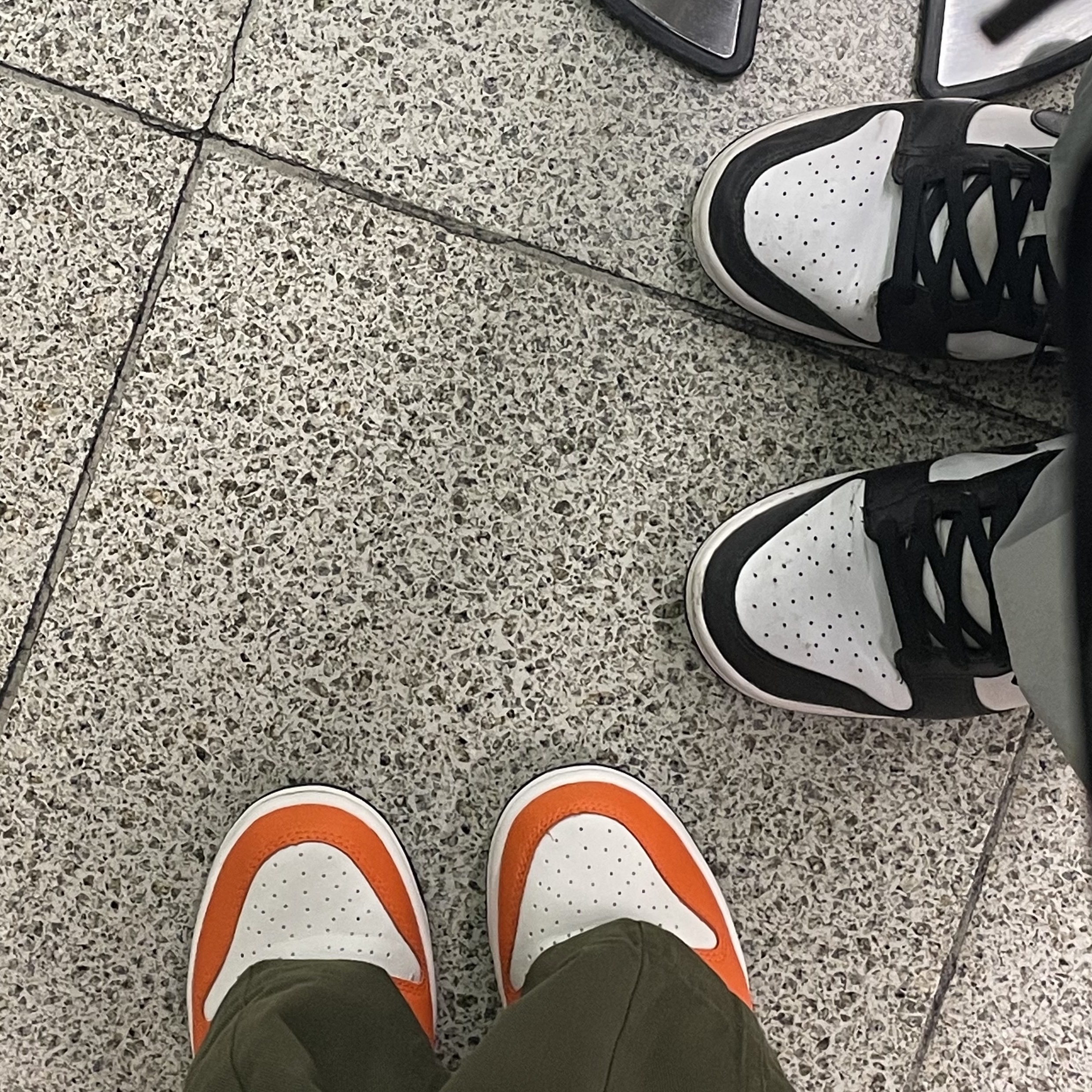 (GS) Nike Dunk Low Safety Orange 착용 스타일 - 1