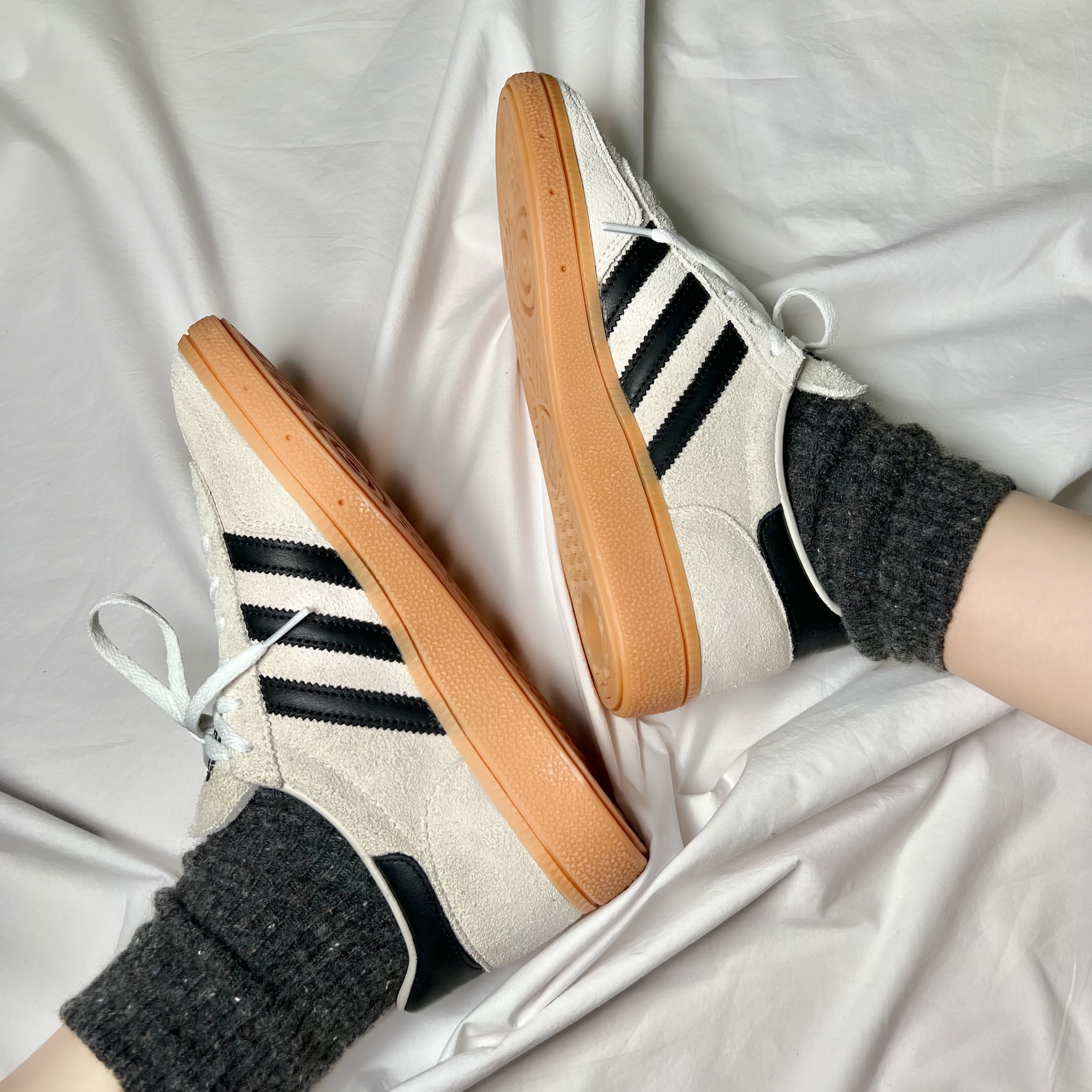 (W) Adidas Spezial Handball Aluminium Core Black 착용 스타일 - 1