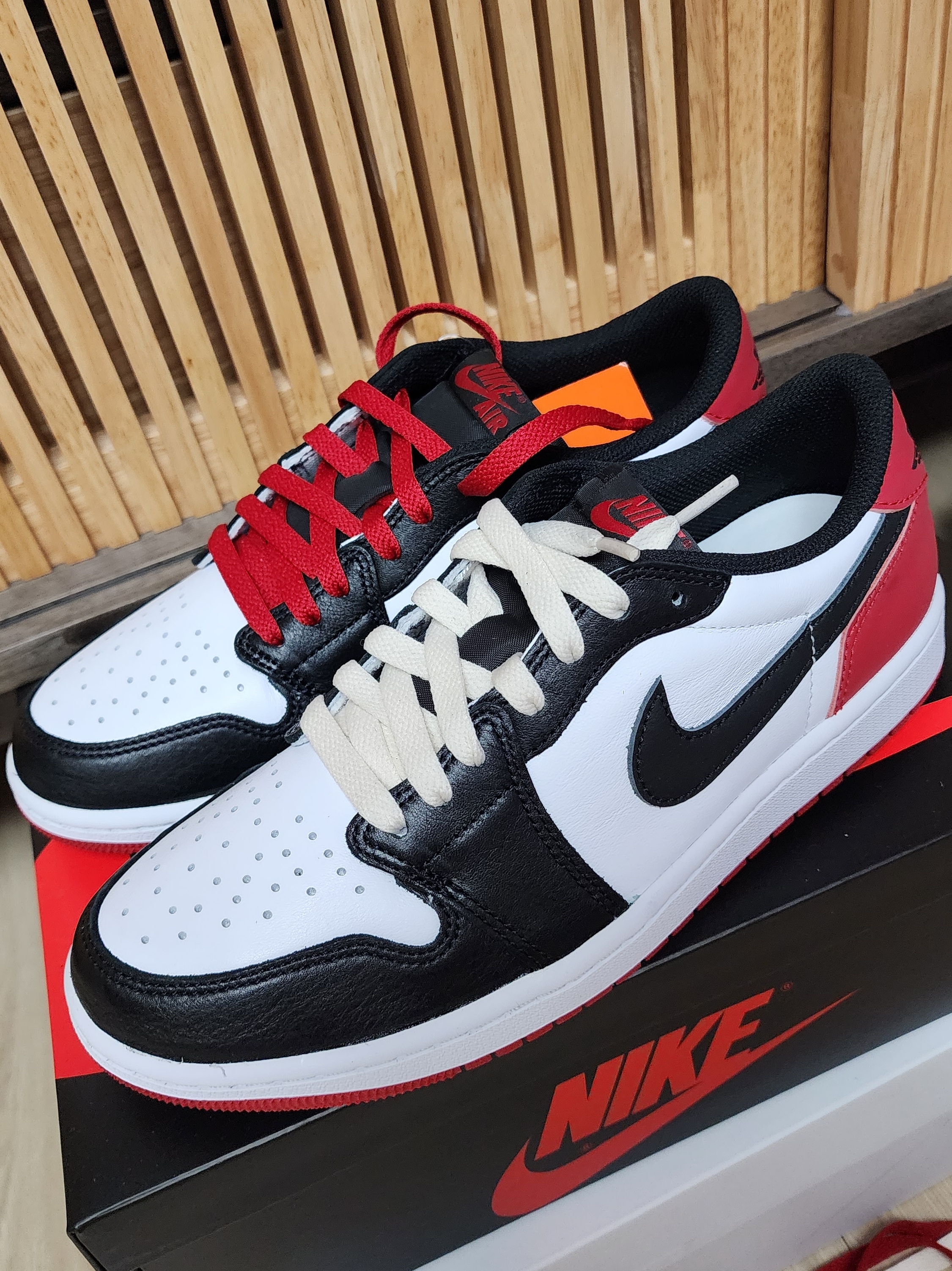 Jordan 1 Retro Low OG Black Toe 착용 스타일 - 2