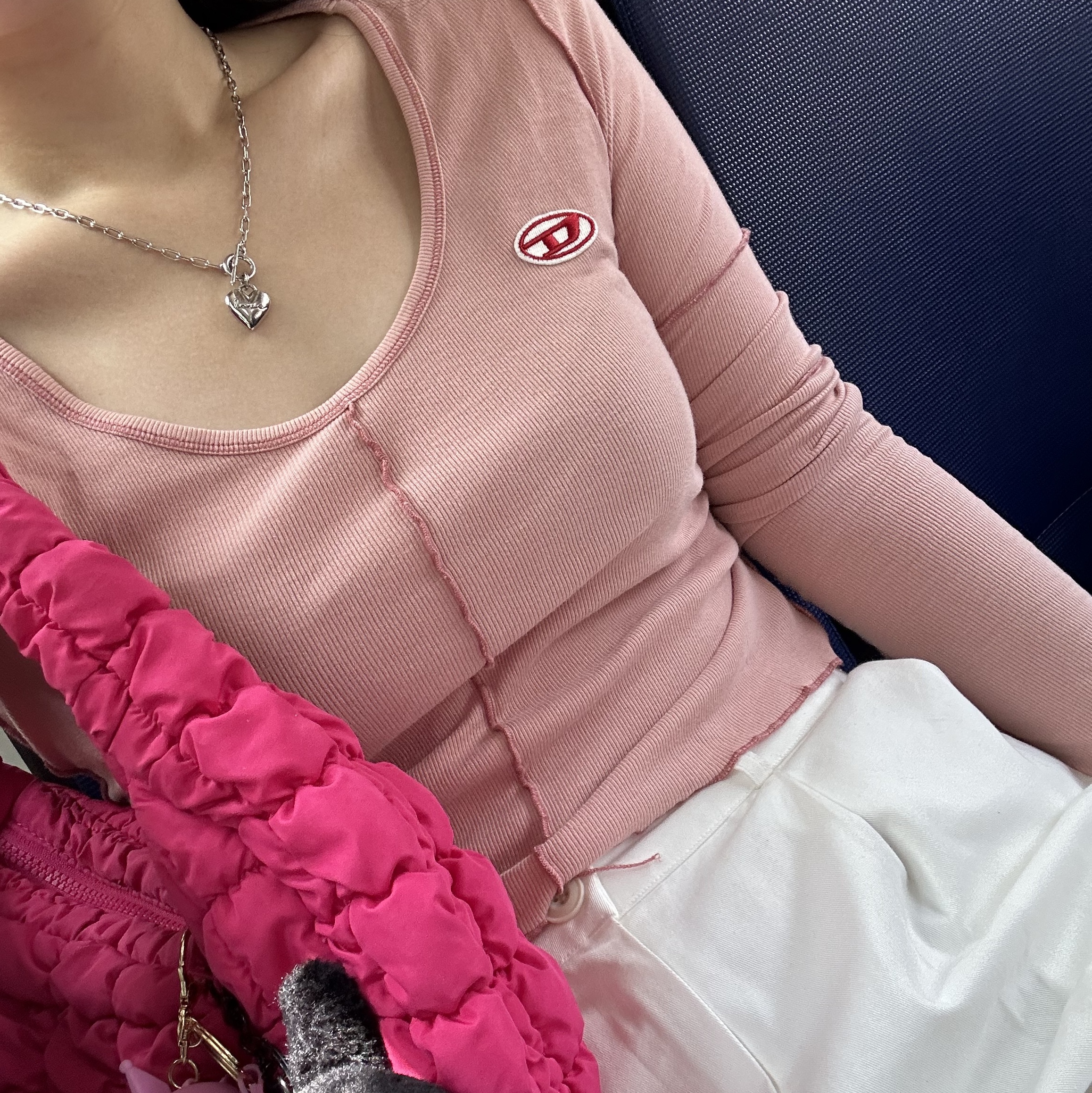 COS Quilted Mini Bag Pink 착용 스타일