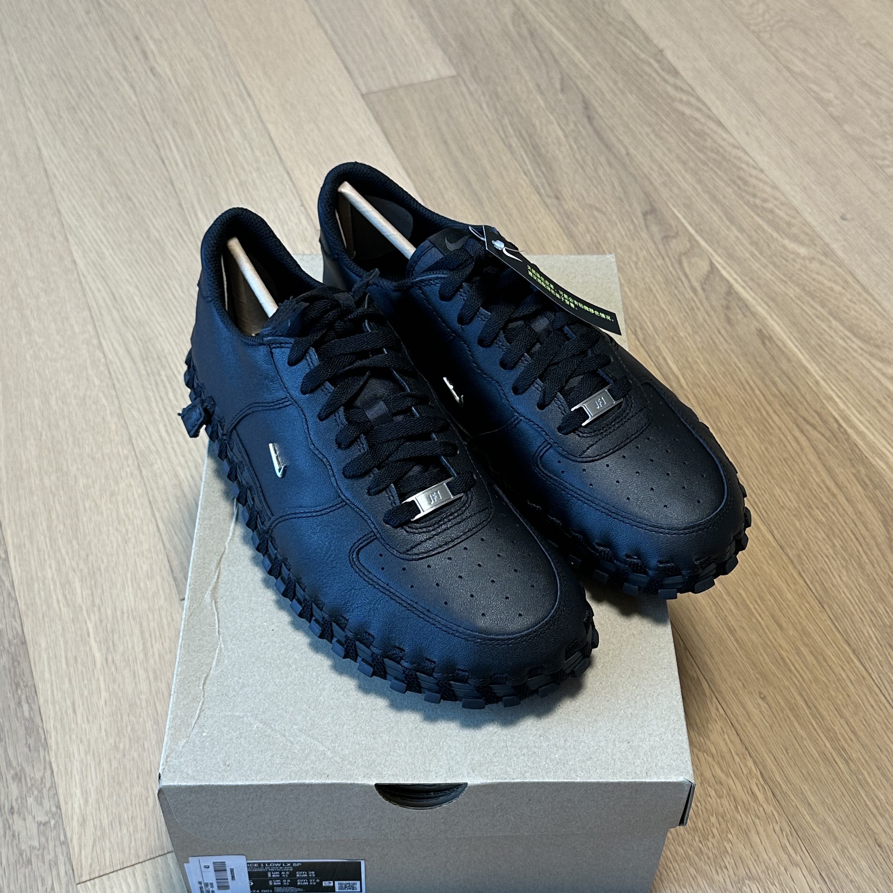 Nike x Jacquemus J Force 1 Low LX SP Black 착용 스타일 - 2