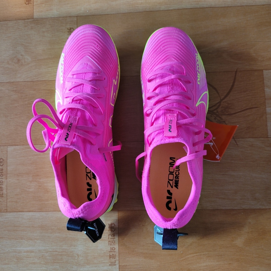 Nike Zoom Mercurial Vapor 15 Pro TF Pink Blast Volt 착용 스타일