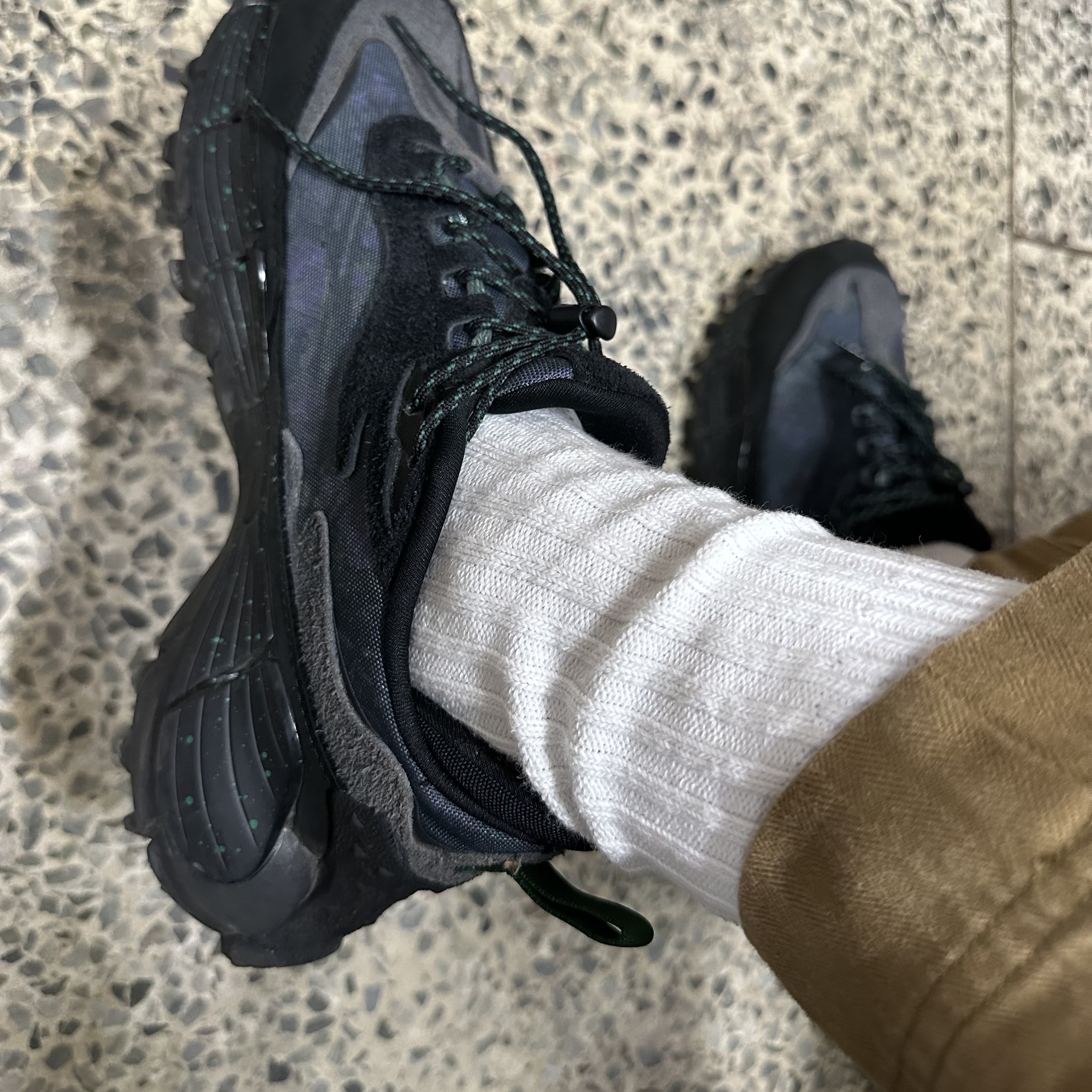 Reebok x South2 West8 Zig Kinetica 2.5 Edge Core Black Cold Grey 착용 스타일