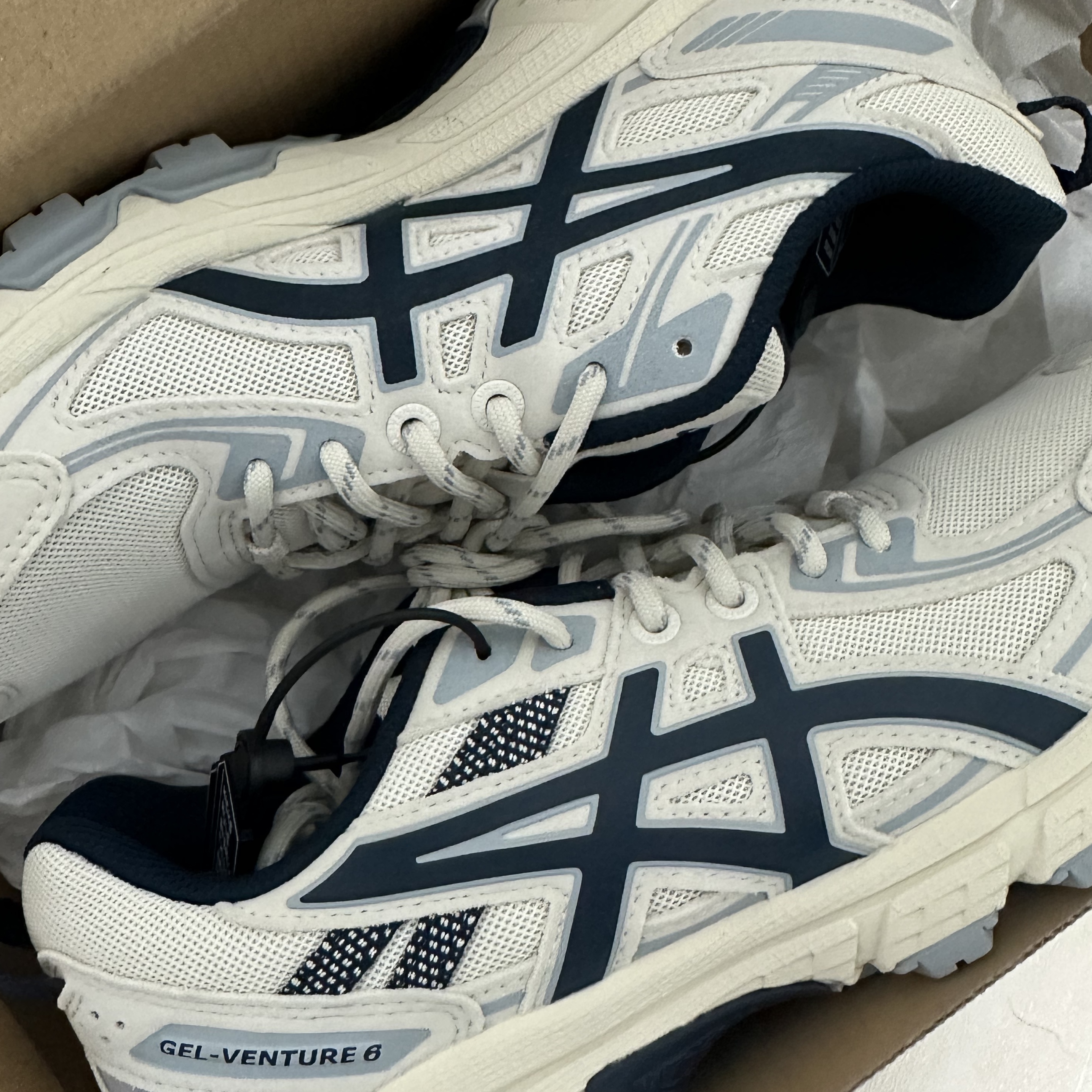 Asics Gel-Venture 6 SPS Birch French Blue 착용 스타일 - 2