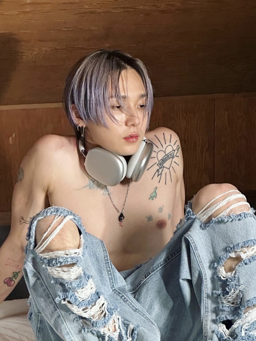 Apple AirPods Max Lightning Silver (Korean Ver.) 착용 스타일 - 2