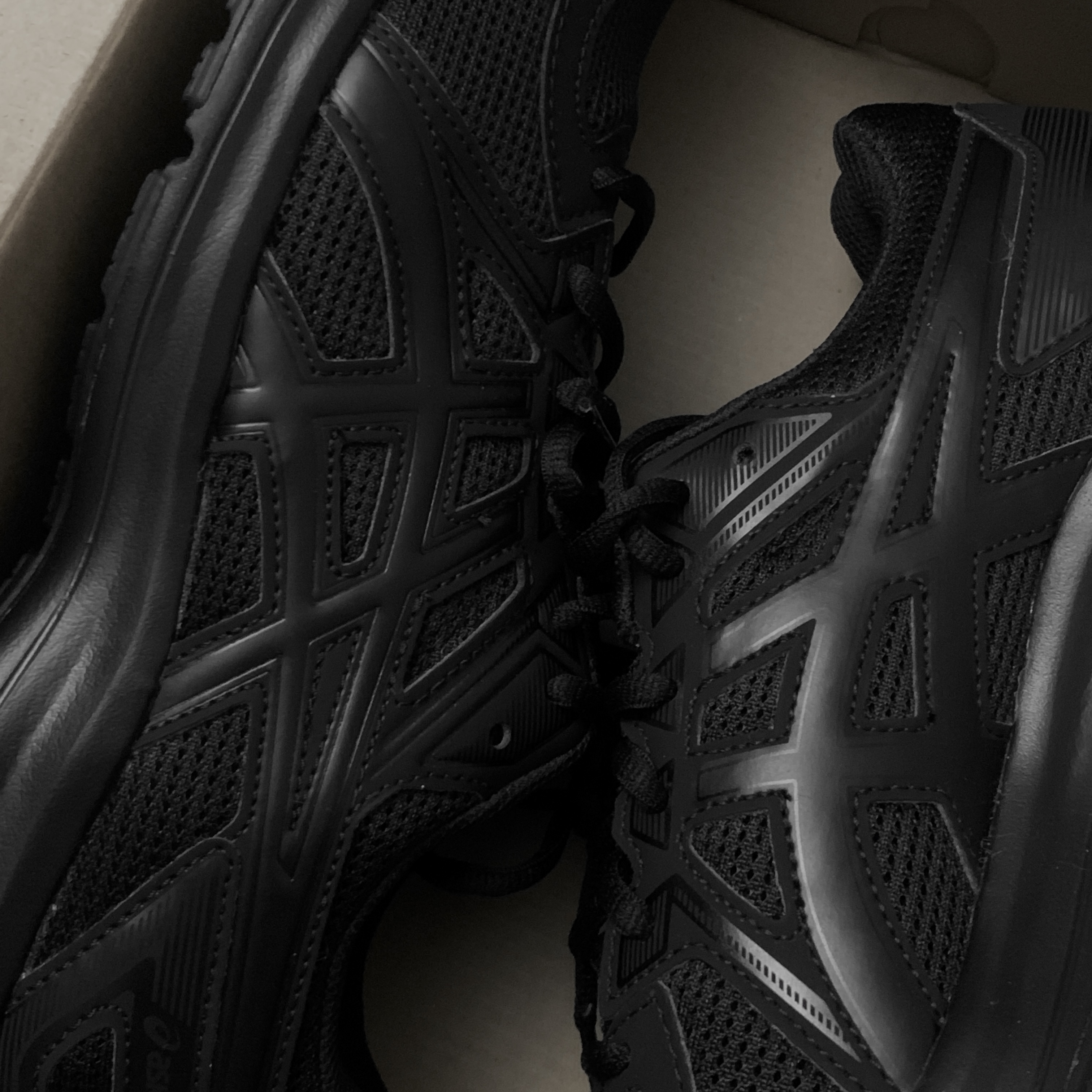 Asics Jog 100 2 Black 착용 스타일 - 2