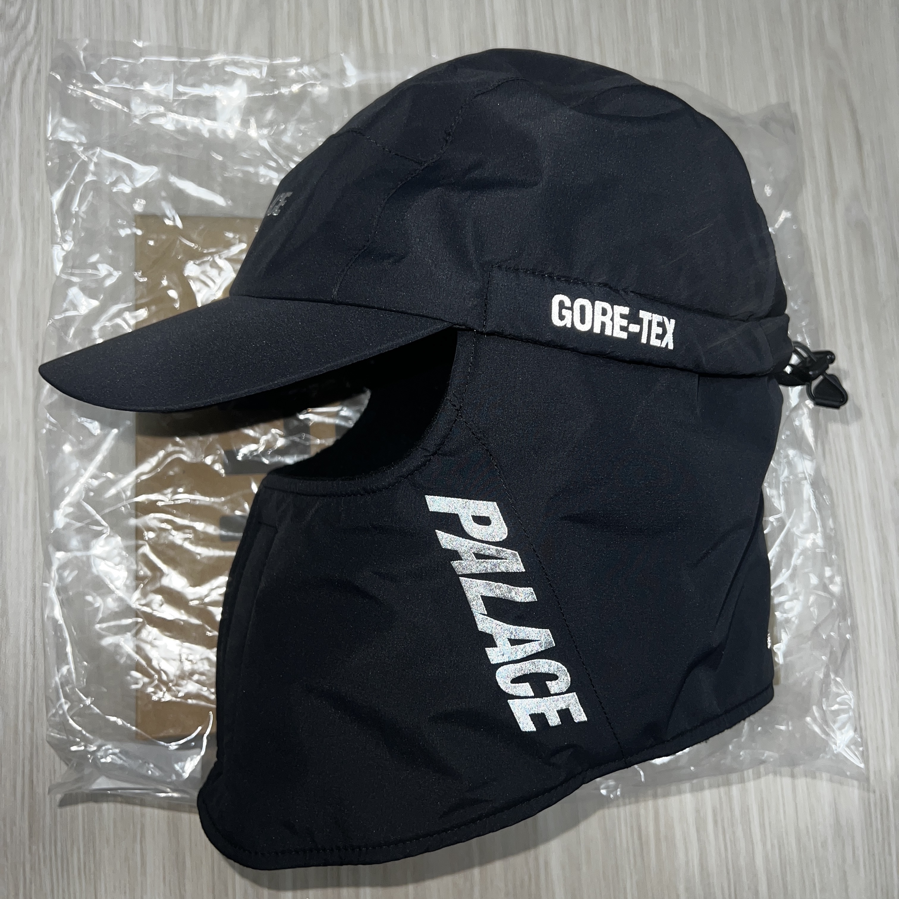 Palace Gore-Tex Mask Cap Black - 23FW, Palace Gore-Tex Mask Cap Ice Grey - 23FW 착용 스타일 - 2