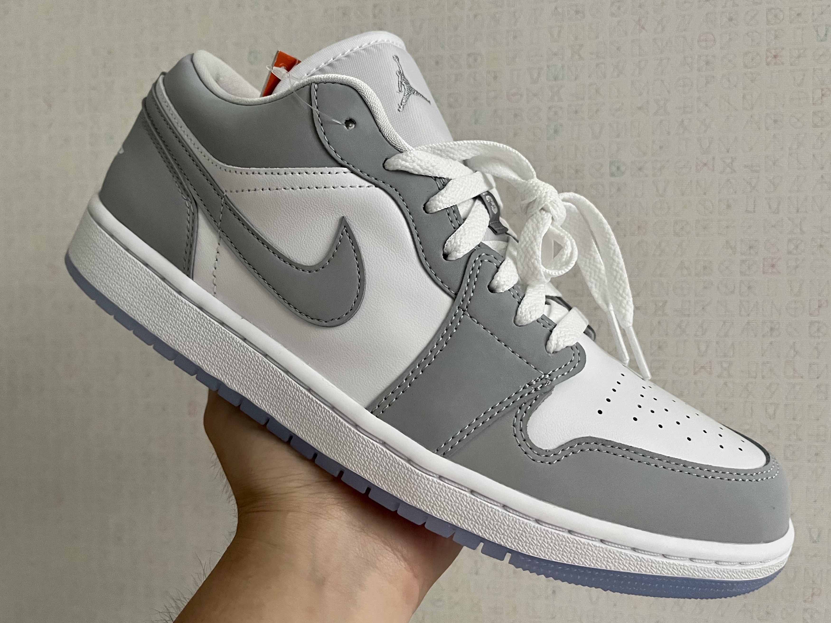 (W) Jordan 1 Low White Wolf Grey 착용 스타일 - 3