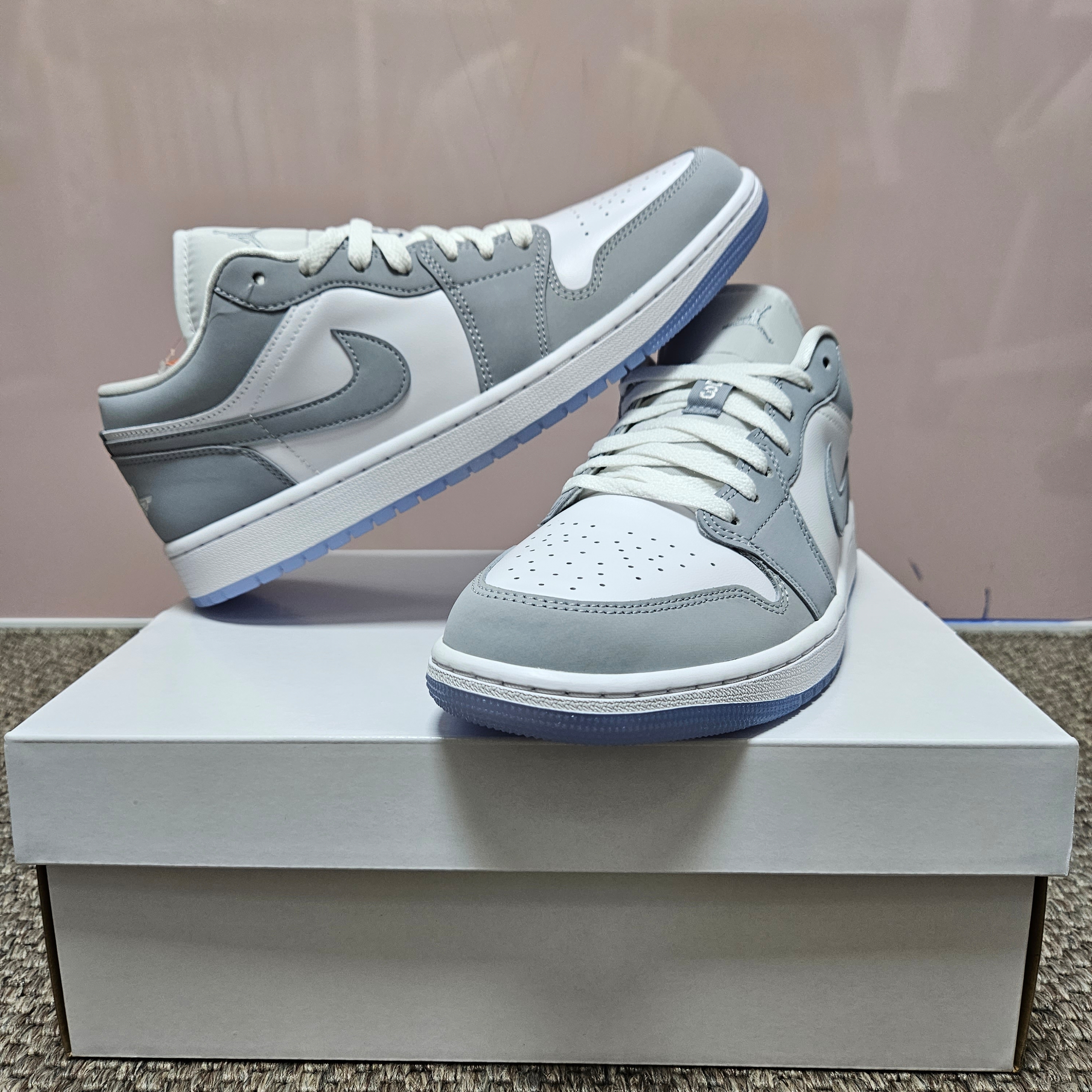 (W) Jordan 1 Low White Wolf Grey 착용 스타일 - 2