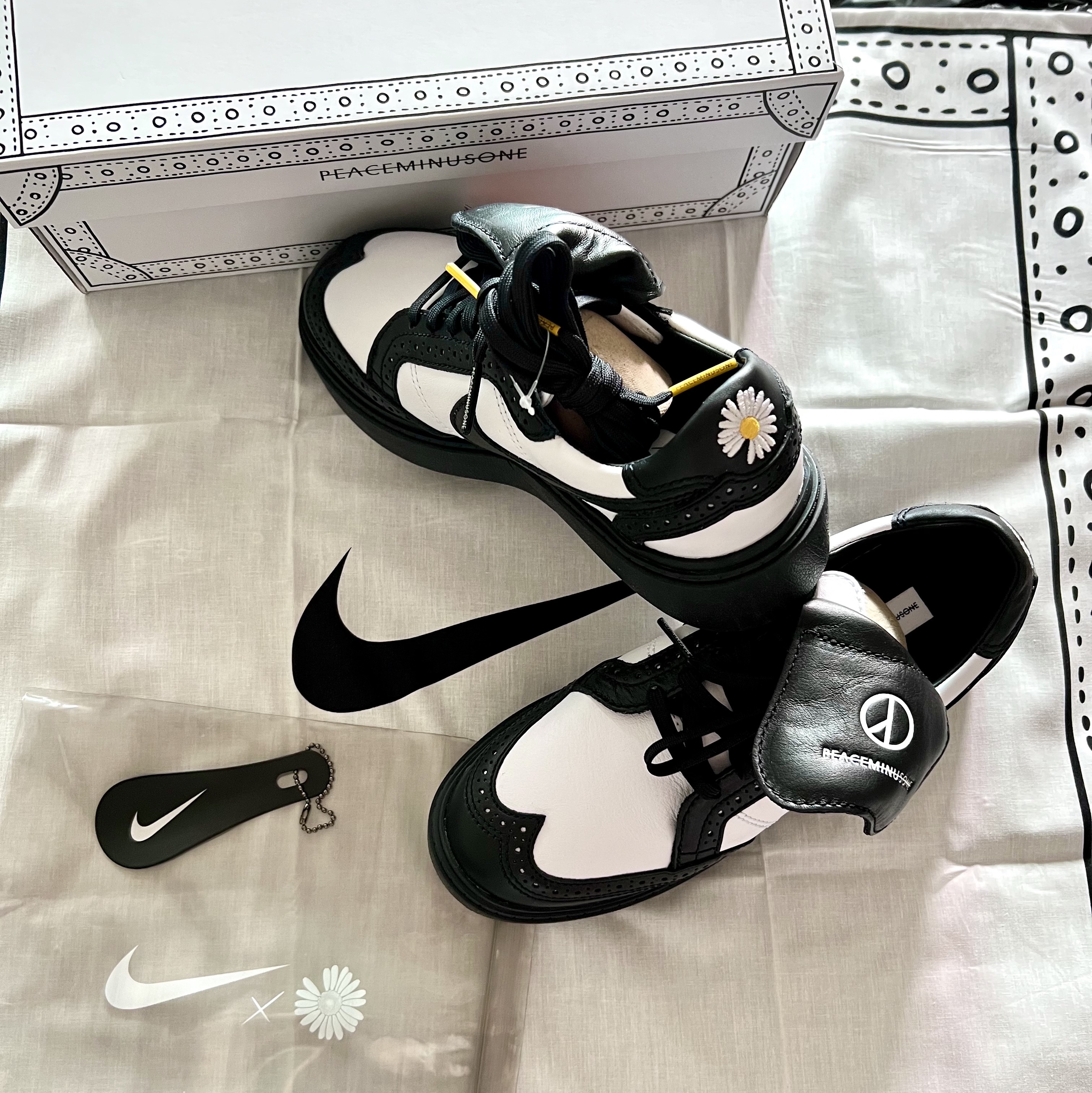 Nike x Peaceminusone Kwondo1 Black and White 착용 스타일