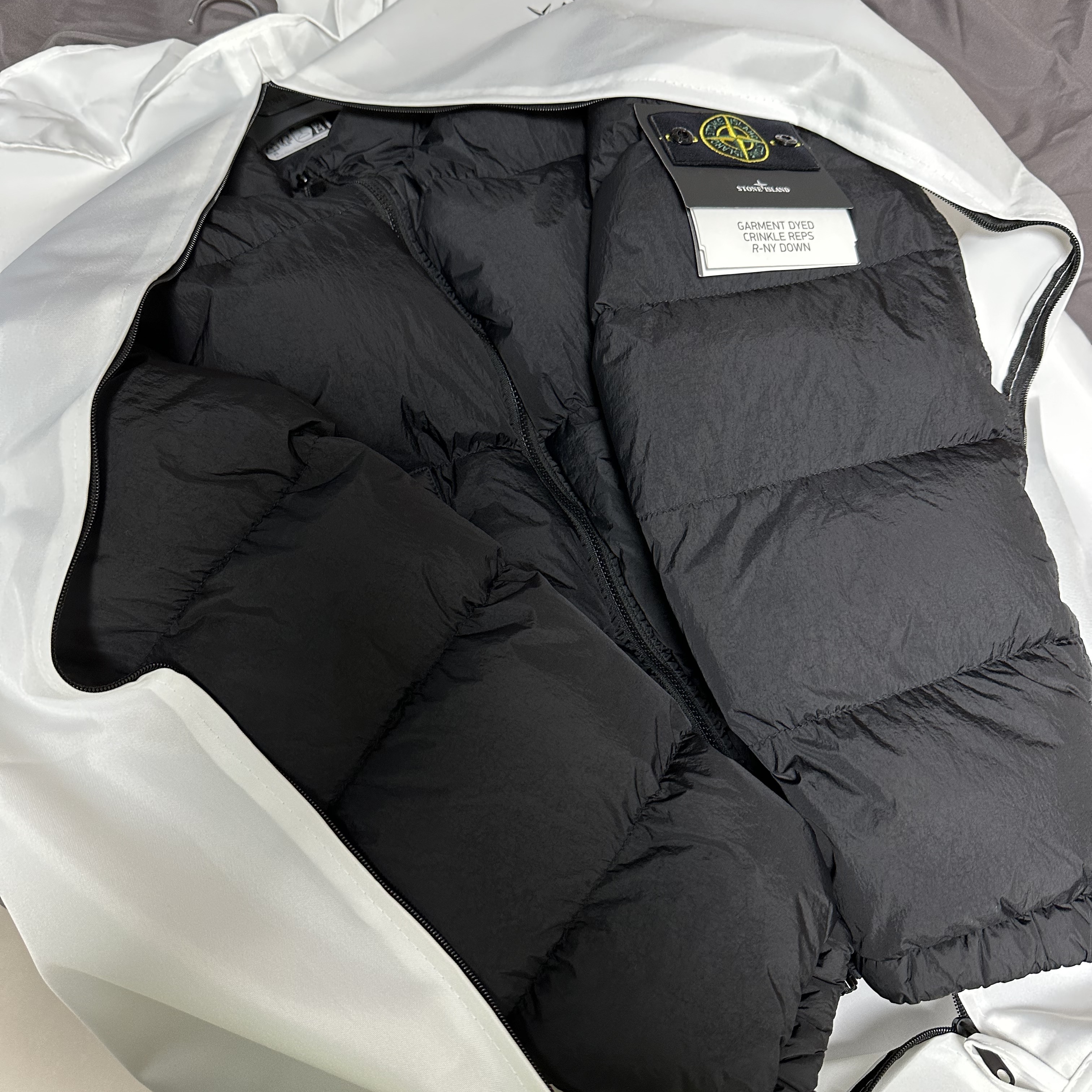 (W) Asics Gel-Kayano 14 White Midnight, Stone Island 40623 Garment Dyed Crinkle Reps Recycled Nylon Down Jacket Black - 23FW 착용 스타일 - 2