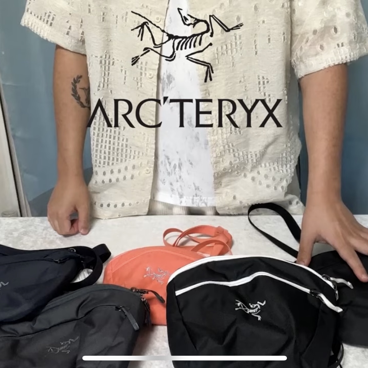 Arc'teryx Mantis 2 Waistpack Orca, Arc'teryx Mantis 2 Waistpack Black Sapphire 착용 스타일