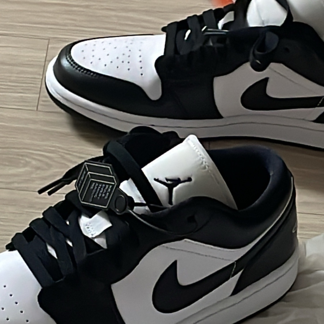 (W) Jordan 1 Low Black and White 착용 스타일