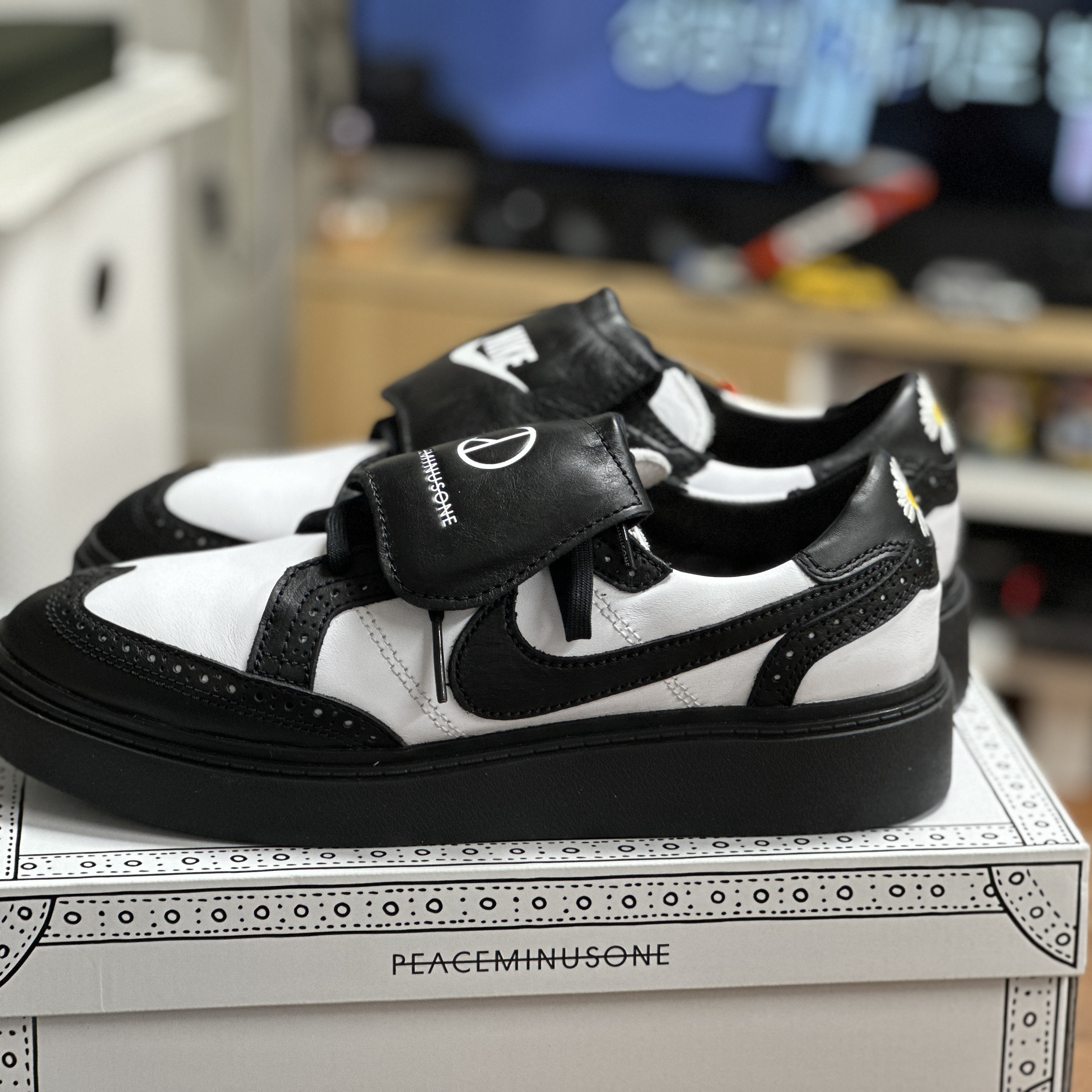 Nike x Peaceminusone Kwondo1 Black and White 착용 스타일 - 3
