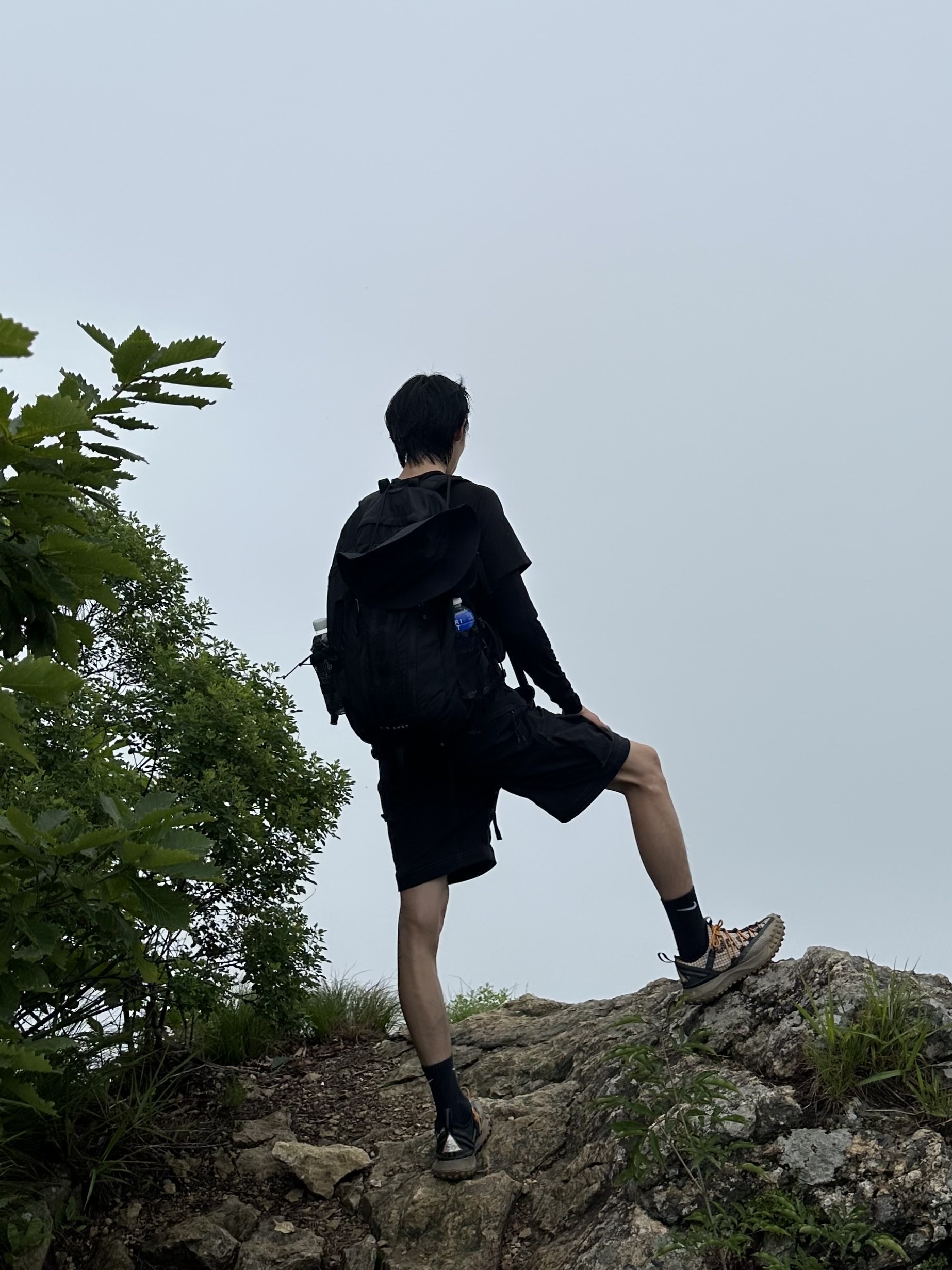 Nike ACG Smith Summit Cargo Pants Black Summit White - Asia, Nike NRG ACG Bucket Black 착용 스타일 - 3