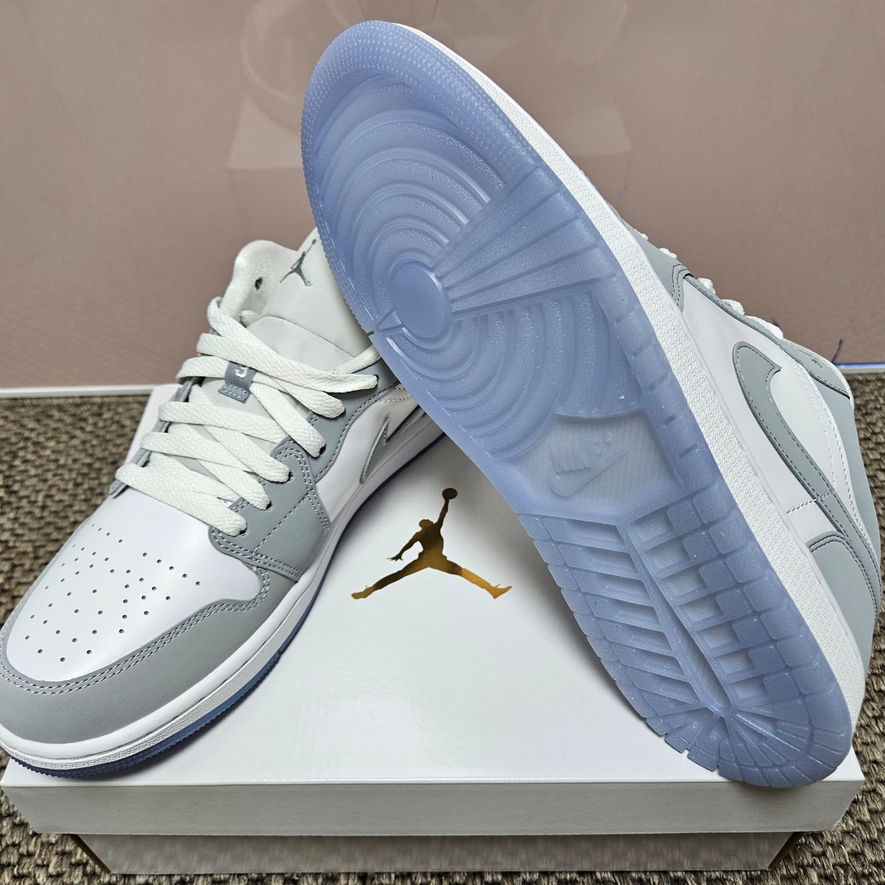 (W) Jordan 1 Low White Wolf Grey 착용 스타일 - 3
