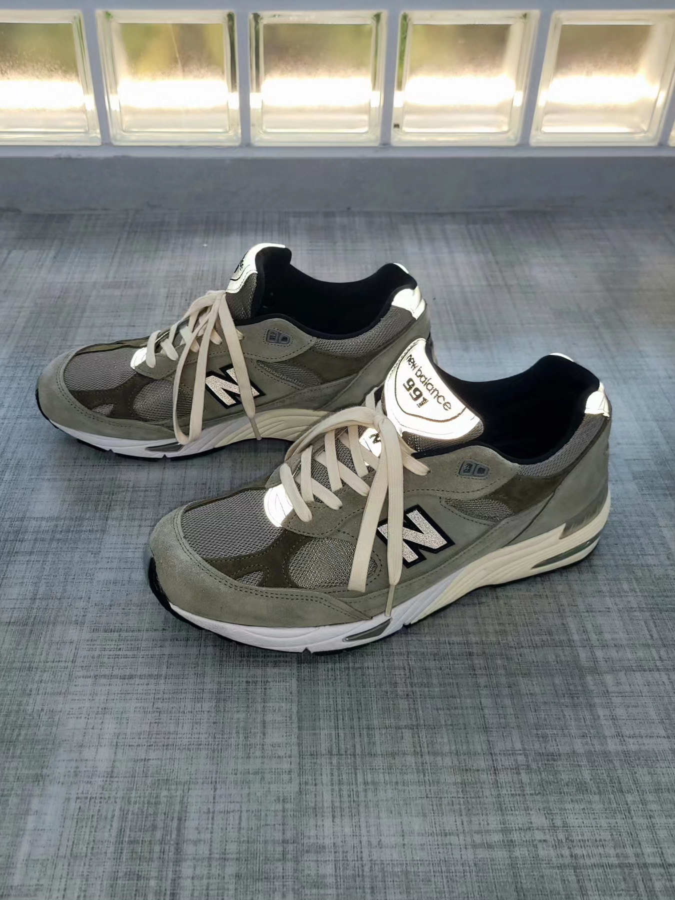 New Balance x JJJJound 991 Made in UK Grey 착용 스타일 - 2