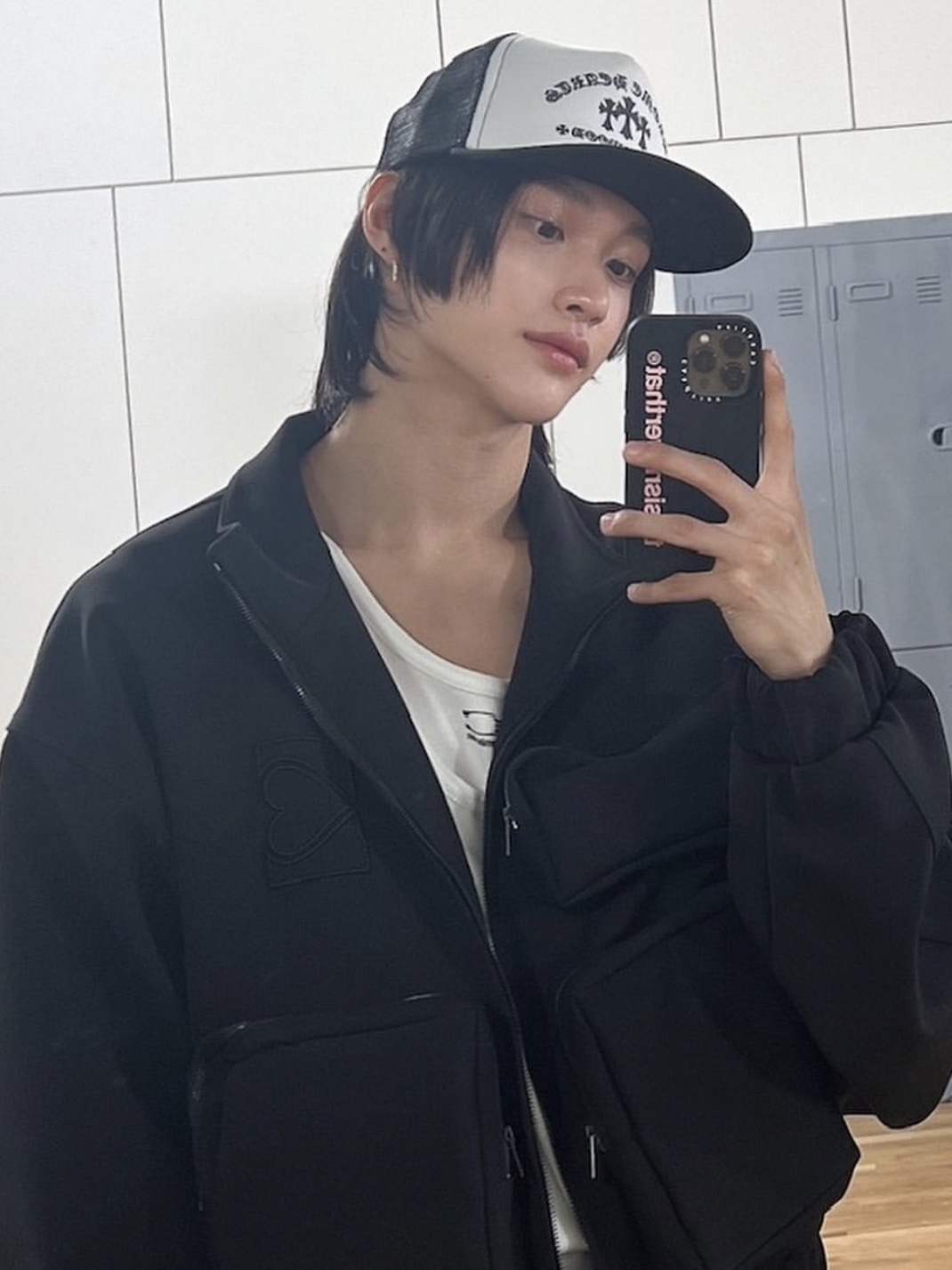 Casetify x Thisisneverthat iPhone Pink T-Logo Magsafe Case Matte Black, Chrome Hearts King Taco Foam Front Mesh Trucker Hat Black White 착용 스타일