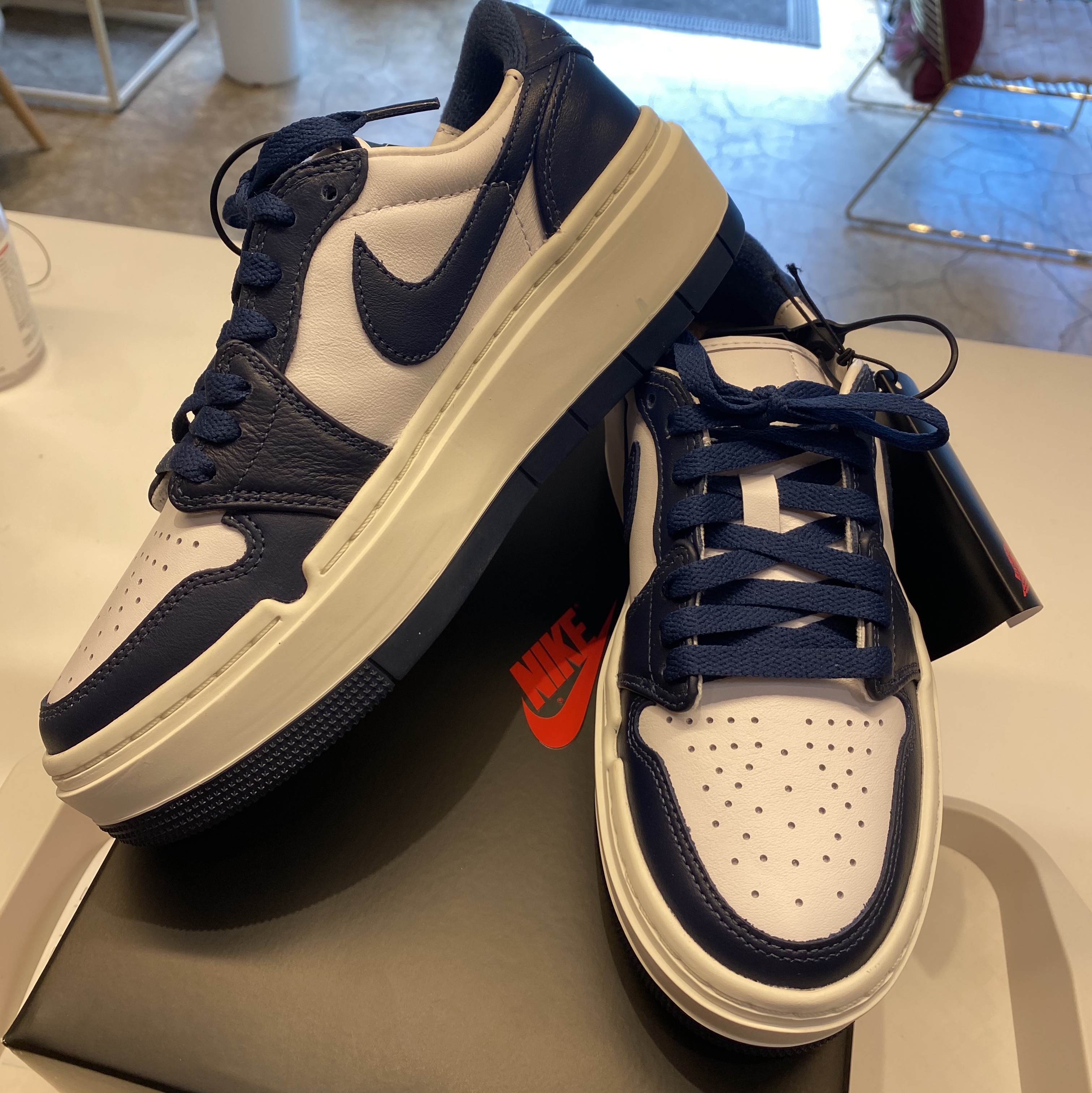 (W) Jordan 1 Elevate Low Midnight Navy 착용 스타일 - 5