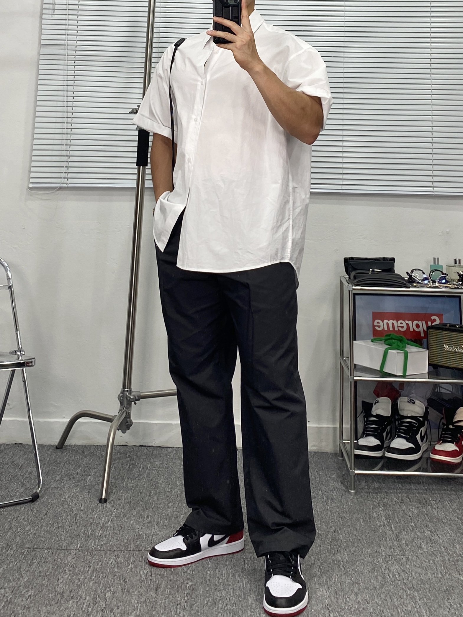 Jordan 1 Retro Low OG Black Toe 착용 스타일 - 3