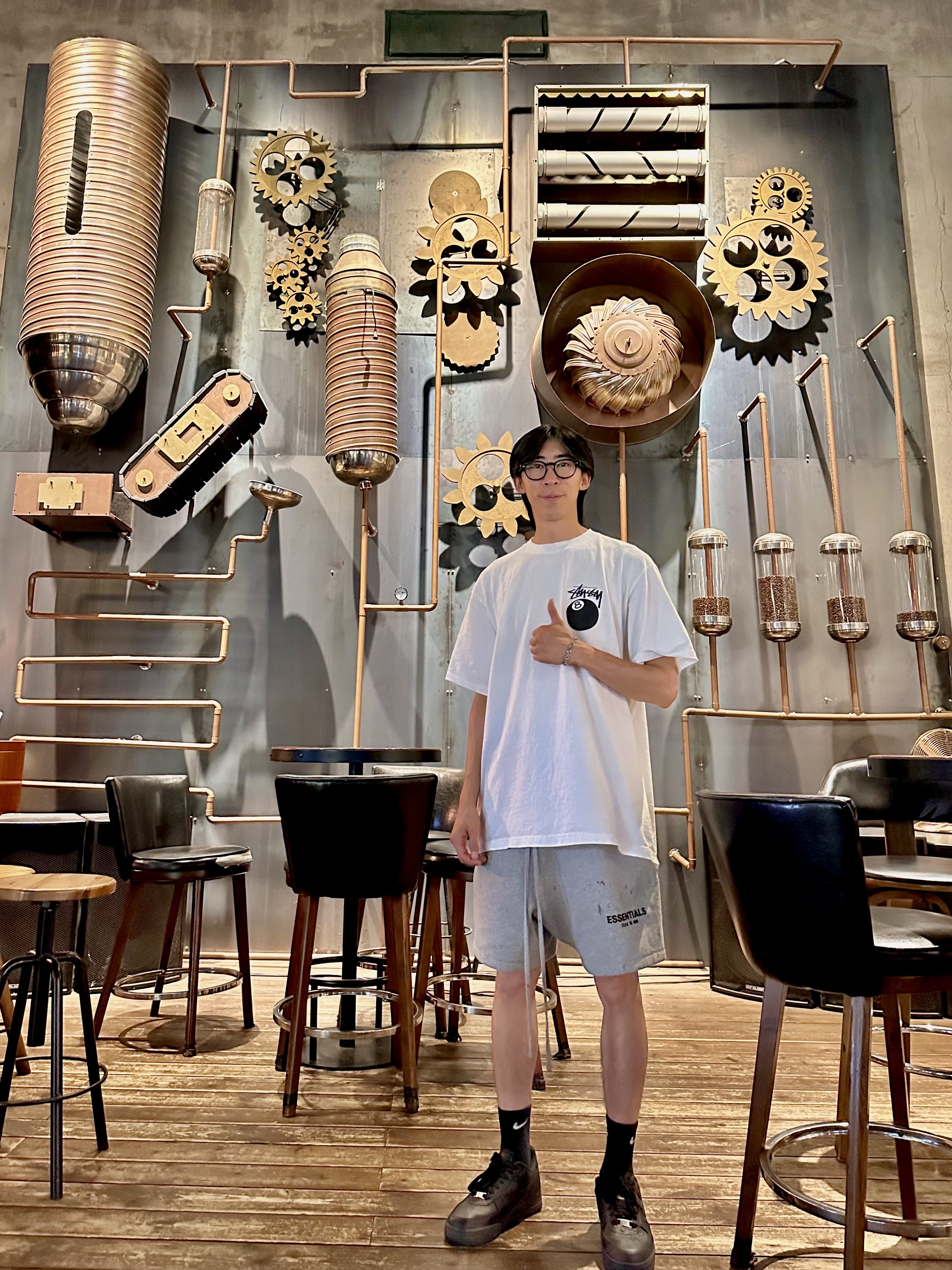 Essentials The Core Collection Sweatshorts Dark Oatmeal, Stussy 8 Ball Pigment Dyed T-Shirt Natural - 22SS 착용 스타일