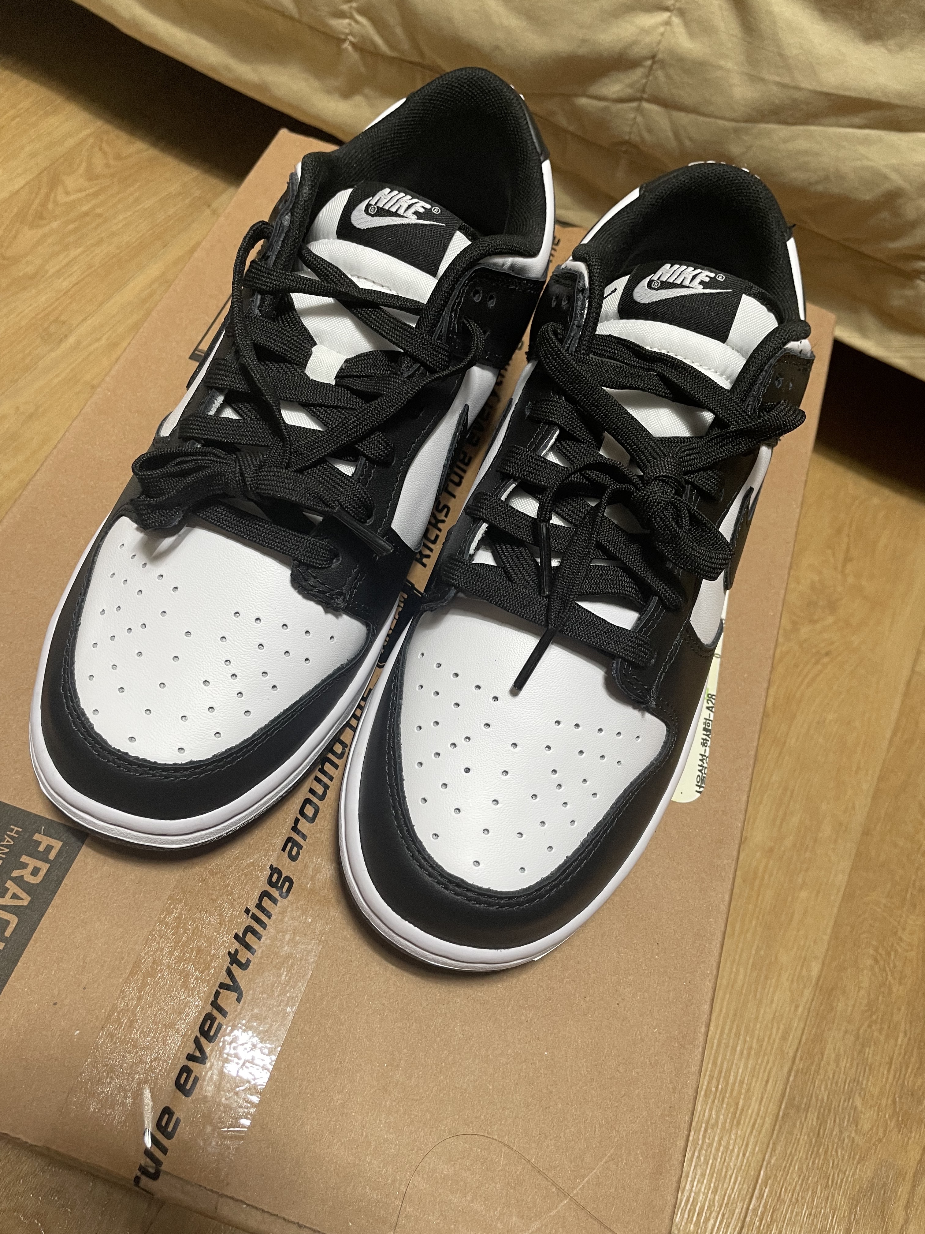 Nike Dunk Low Retro Black 착용 스타일 - 1