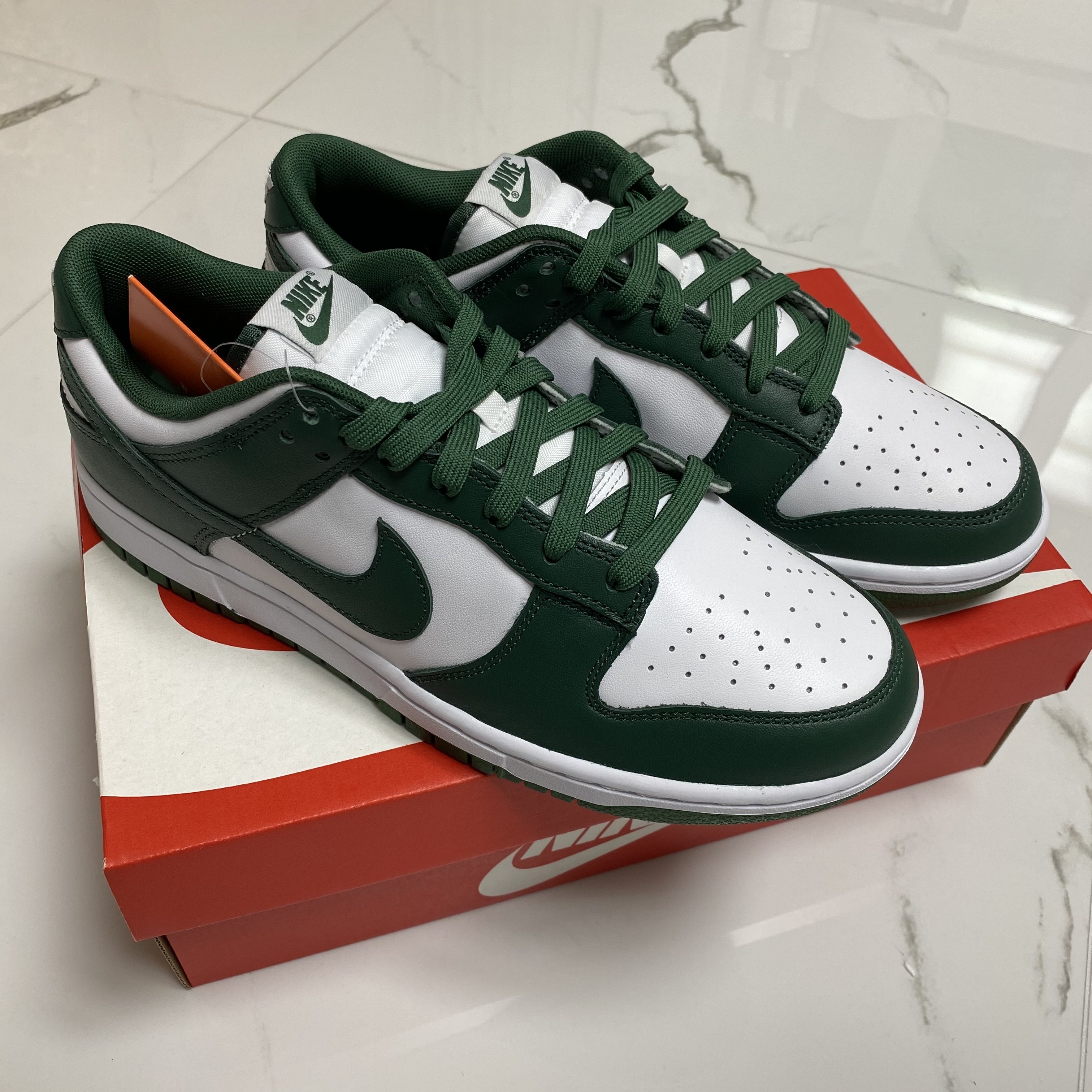 Nike Dunk Low Retro Varsity Green 착용 스타일