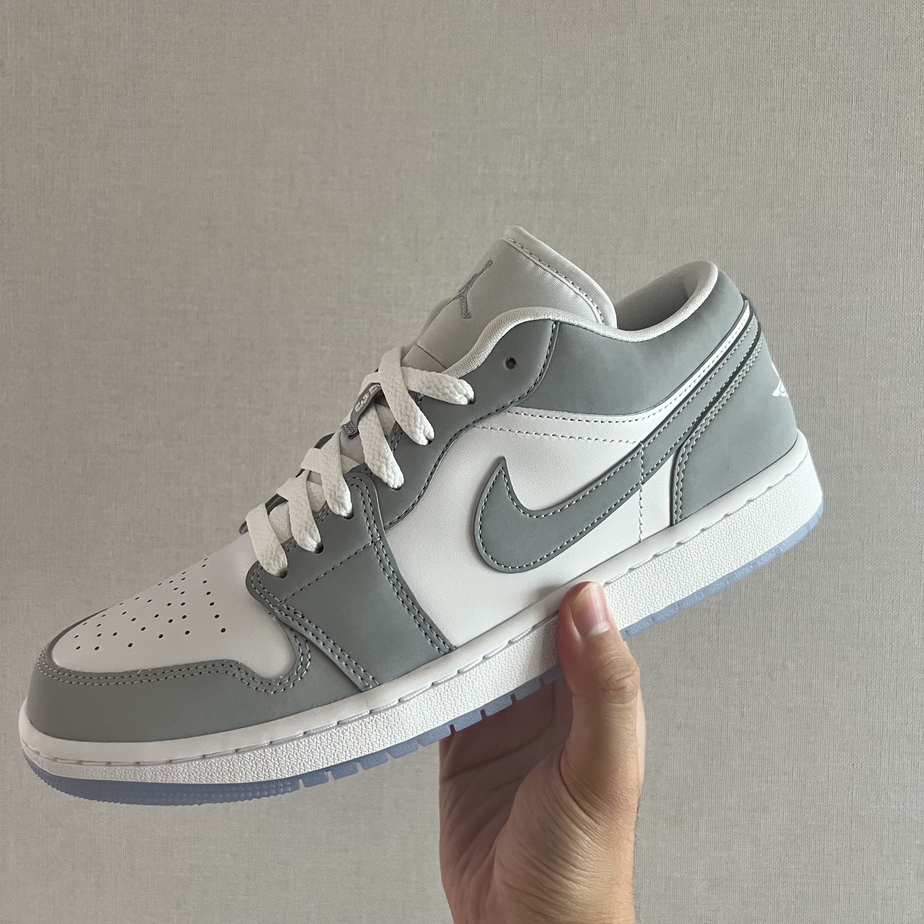 (W) Jordan 1 Low White Wolf Grey 착용 스타일 - 2