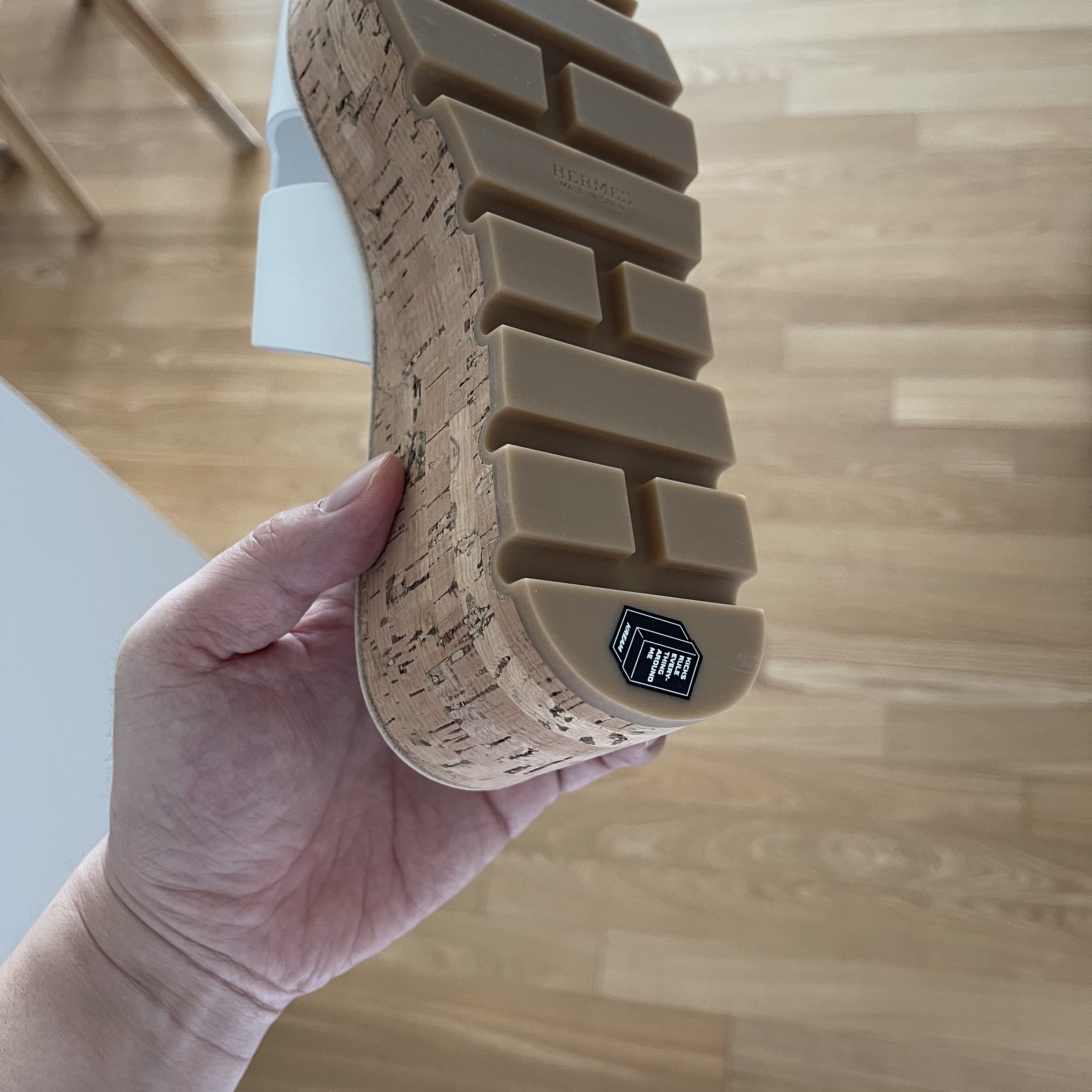 (W) Hermes Eze 30 Sandal Calfskin & Blanc 착용 스타일 - 2