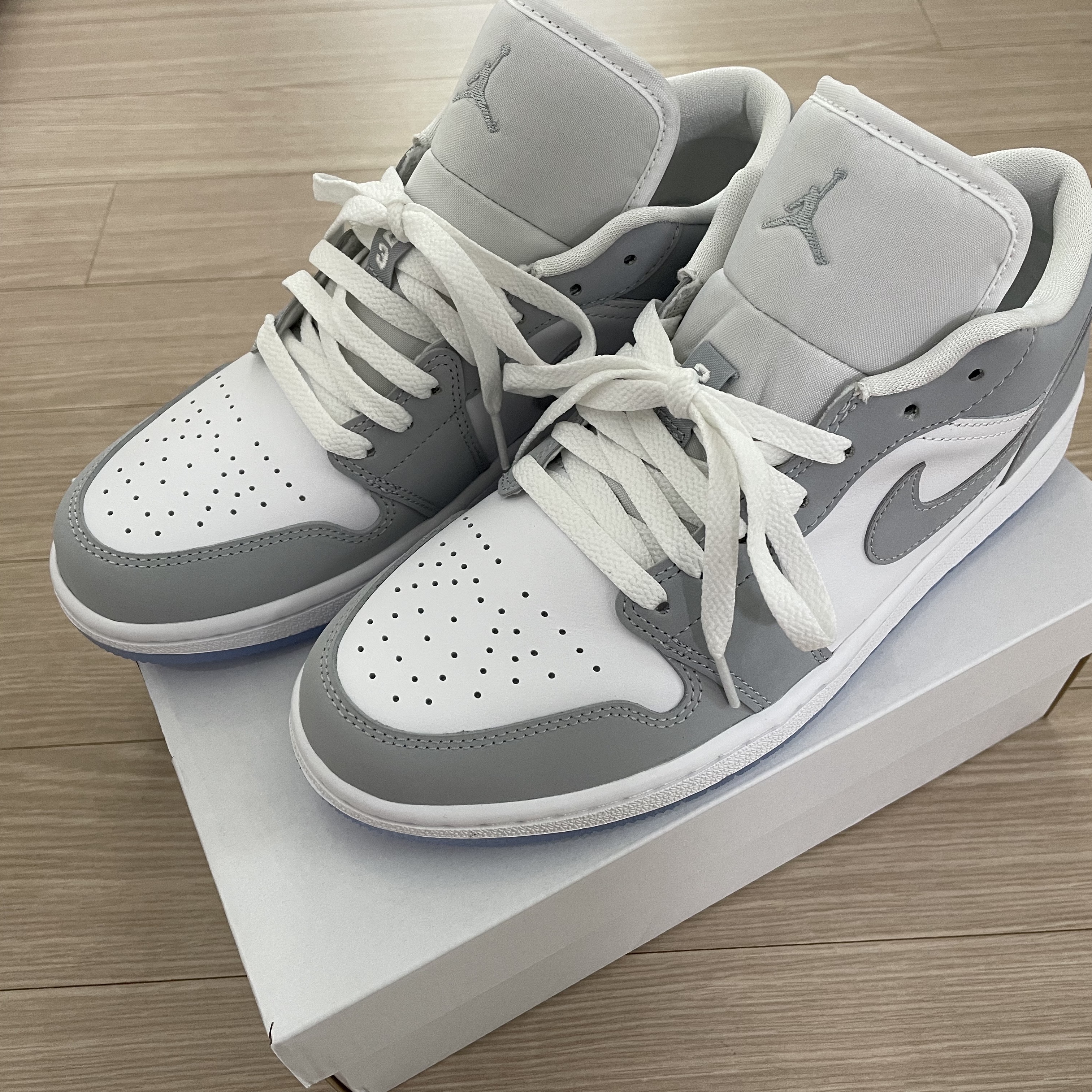 (W) Jordan 1 Low White Wolf Grey 착용 스타일 - 2