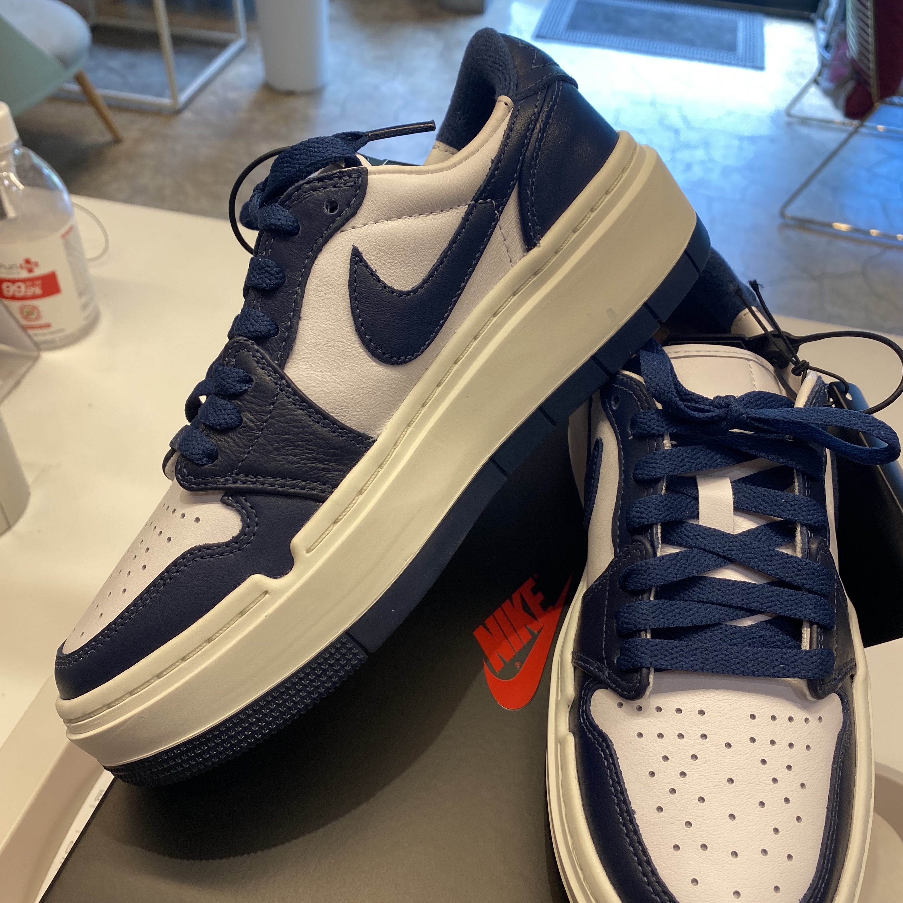 (W) Jordan 1 Elevate Low Midnight Navy 착용 스타일 - 3