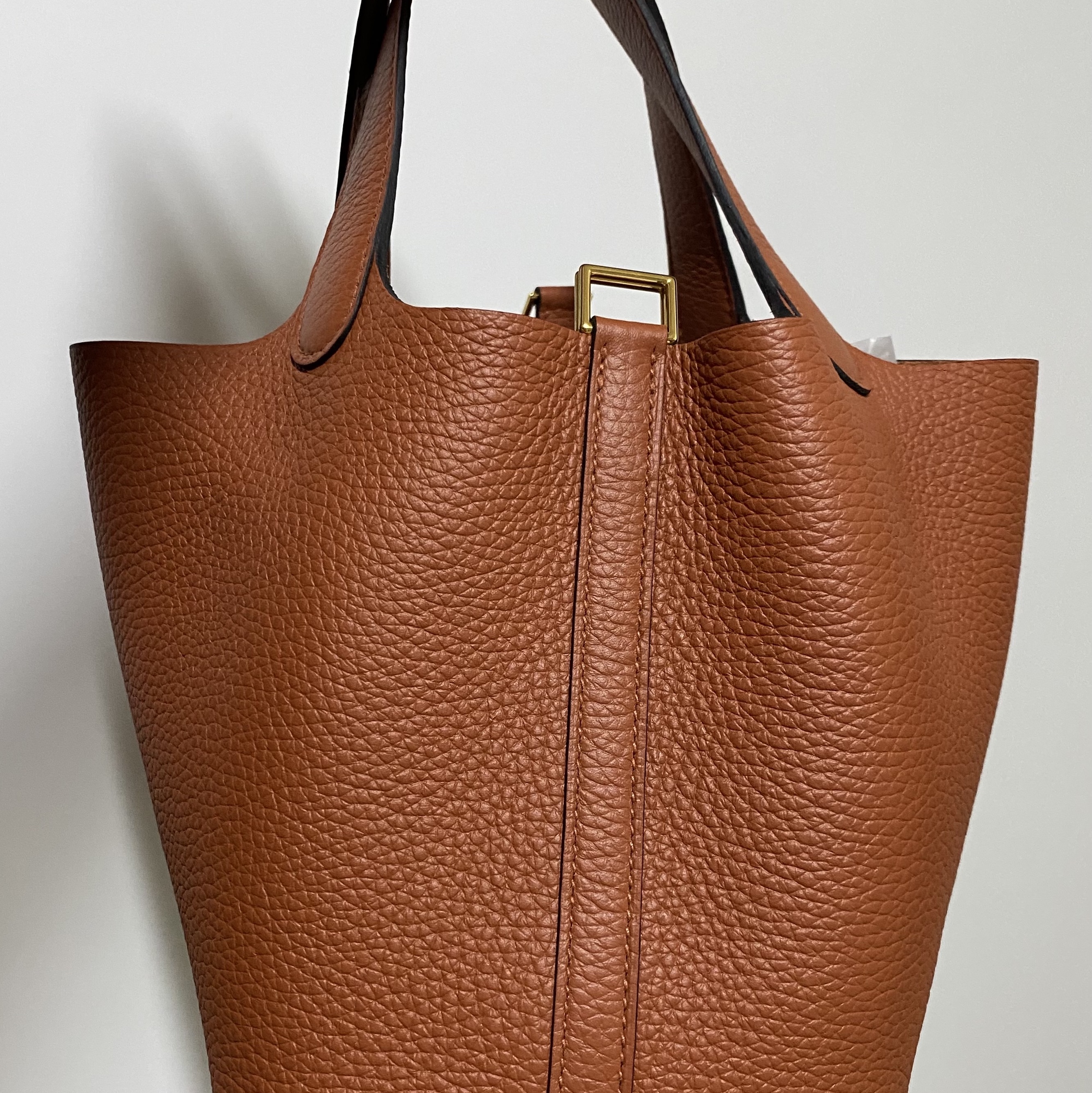 Hermes Picotin Lock 18 Bag Clemence & Gold Cuivre 착용 스타일