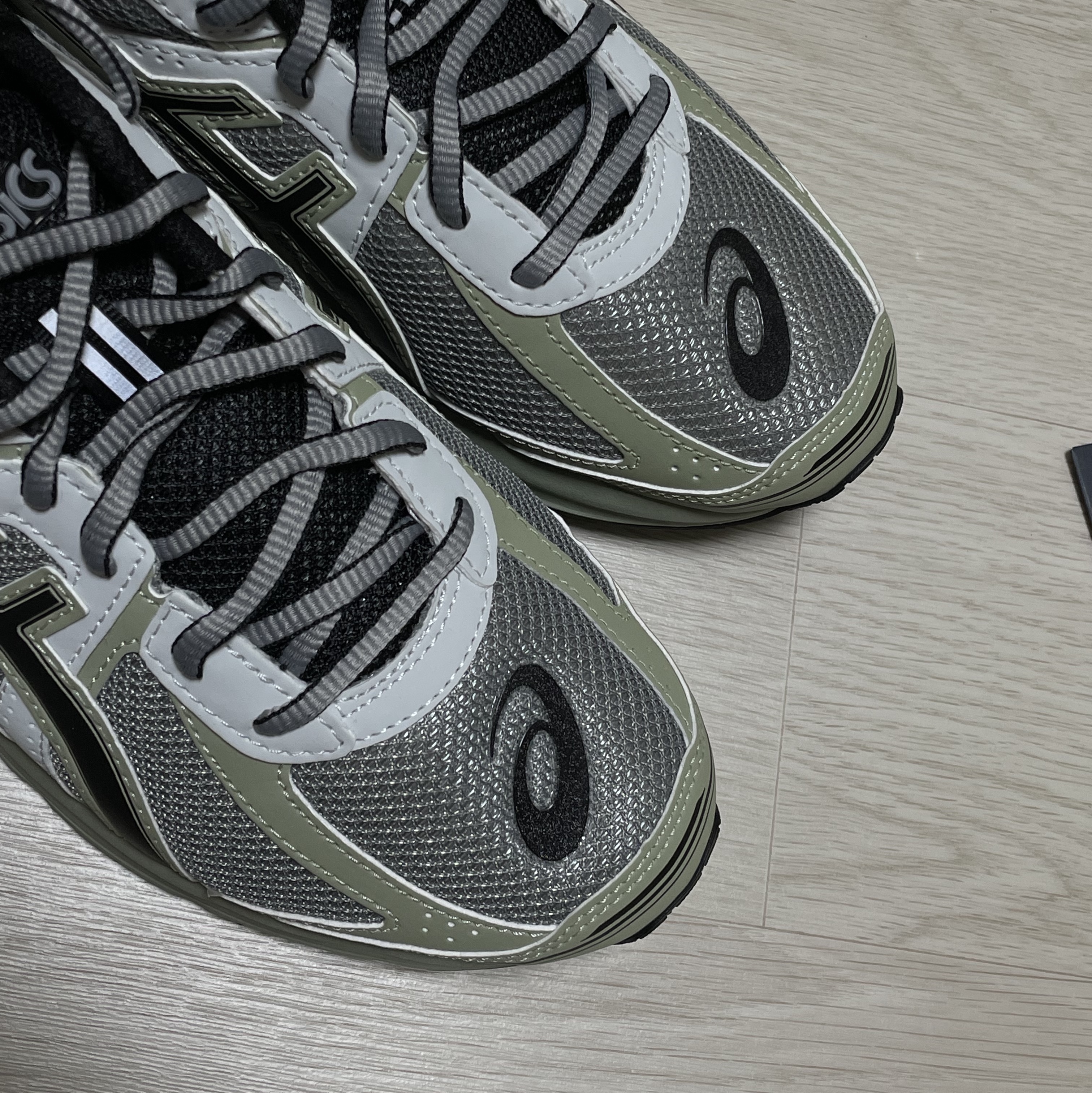 Asics Jog 100 S Sheet Rock - 2E Wide 착용 스타일