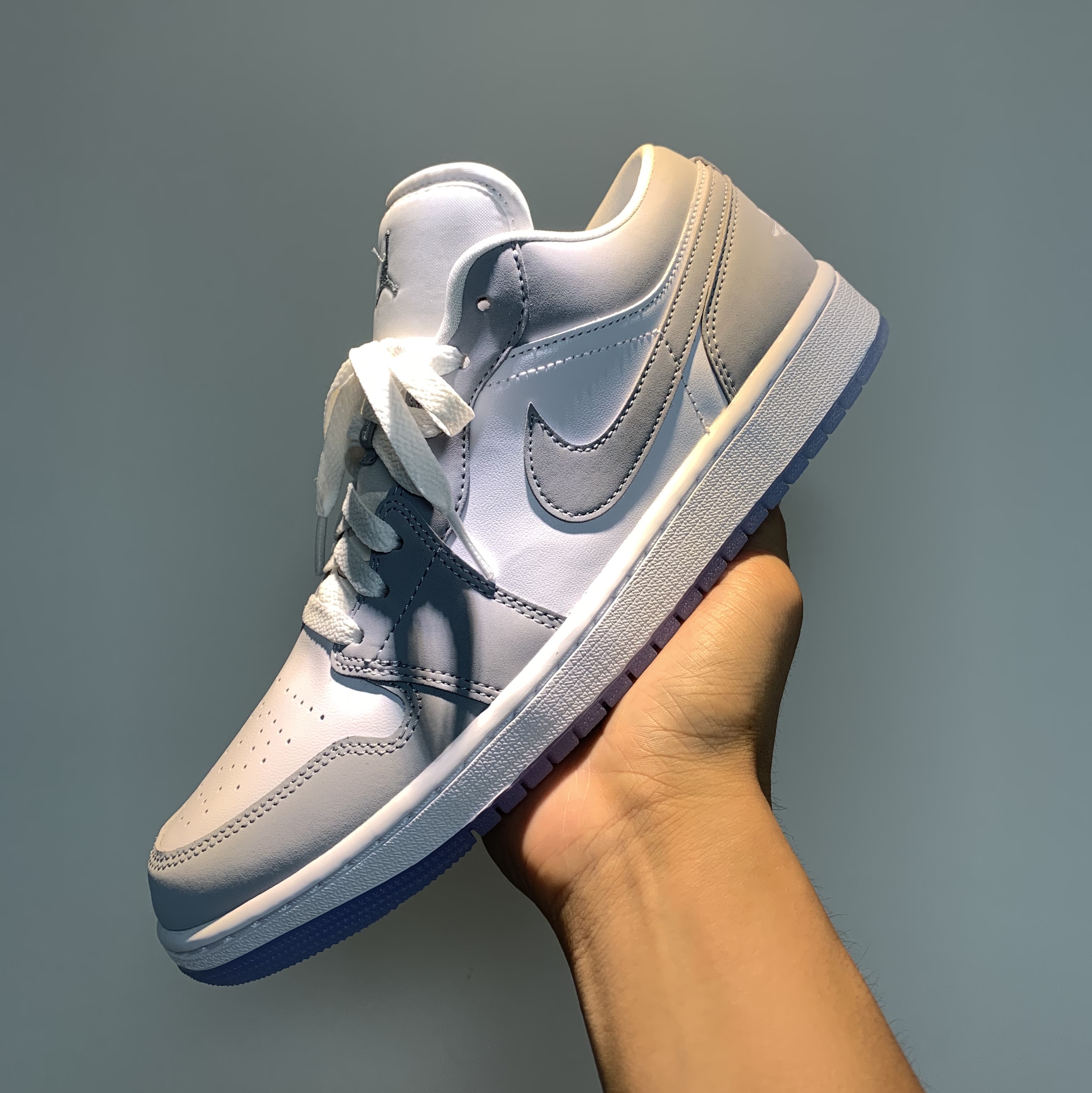 (W) Jordan 1 Low White Wolf Grey 착용 스타일