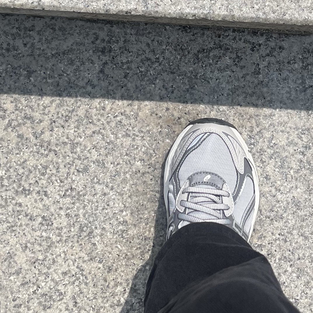 Asics GT-2160 Oyster Grey Carbon 착용 스타일