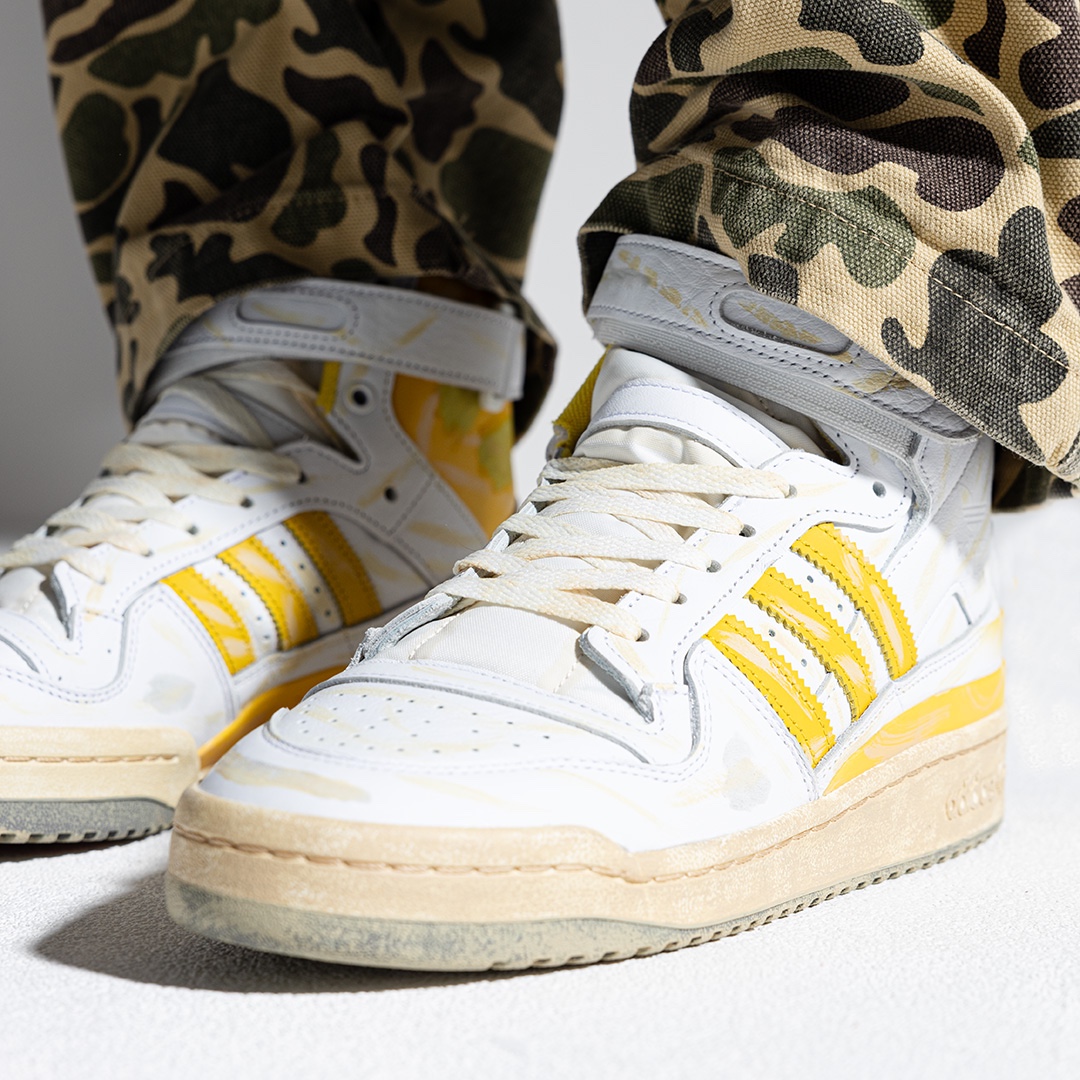 Adidas Forum 84 High AEC Hazy Yellow 착용 스타일