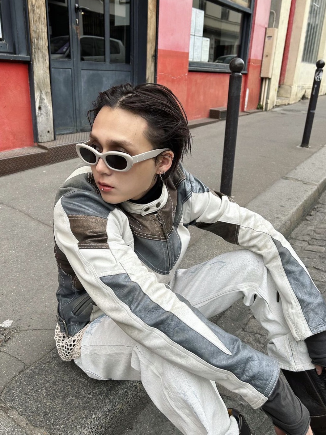 Gentle Monster x Maison Margiela MM004 Grey Black 착용 스타일 - 1