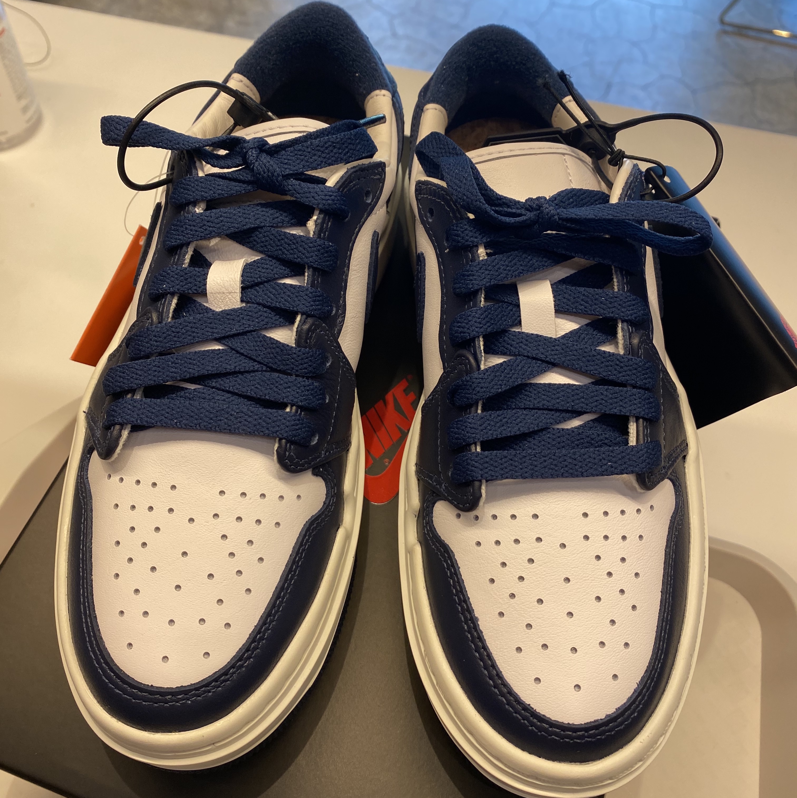 (W) Jordan 1 Elevate Low Midnight Navy 착용 스타일 - 4
