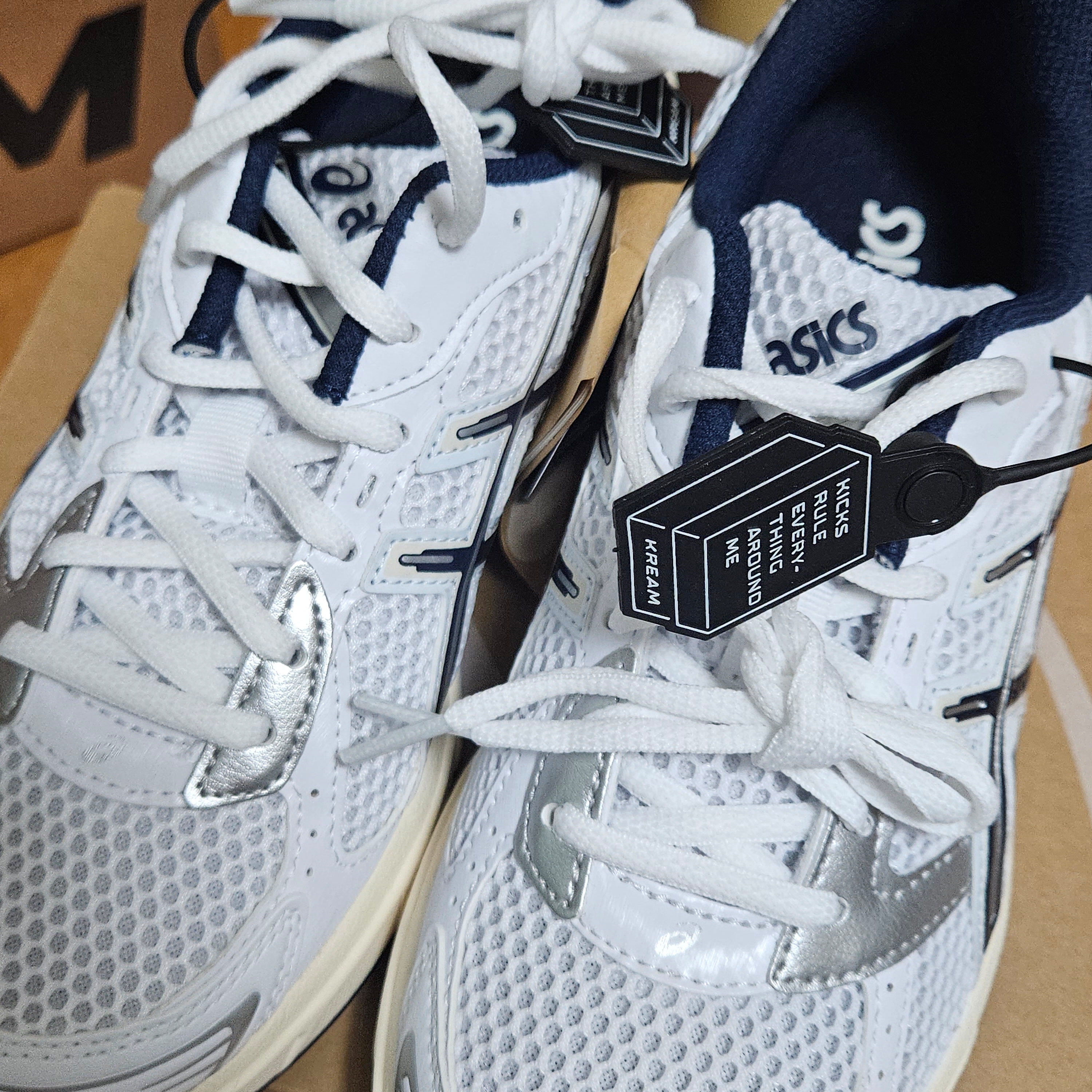 (W) Asics Gel-1130 White Midnight 착용 스타일 - 3