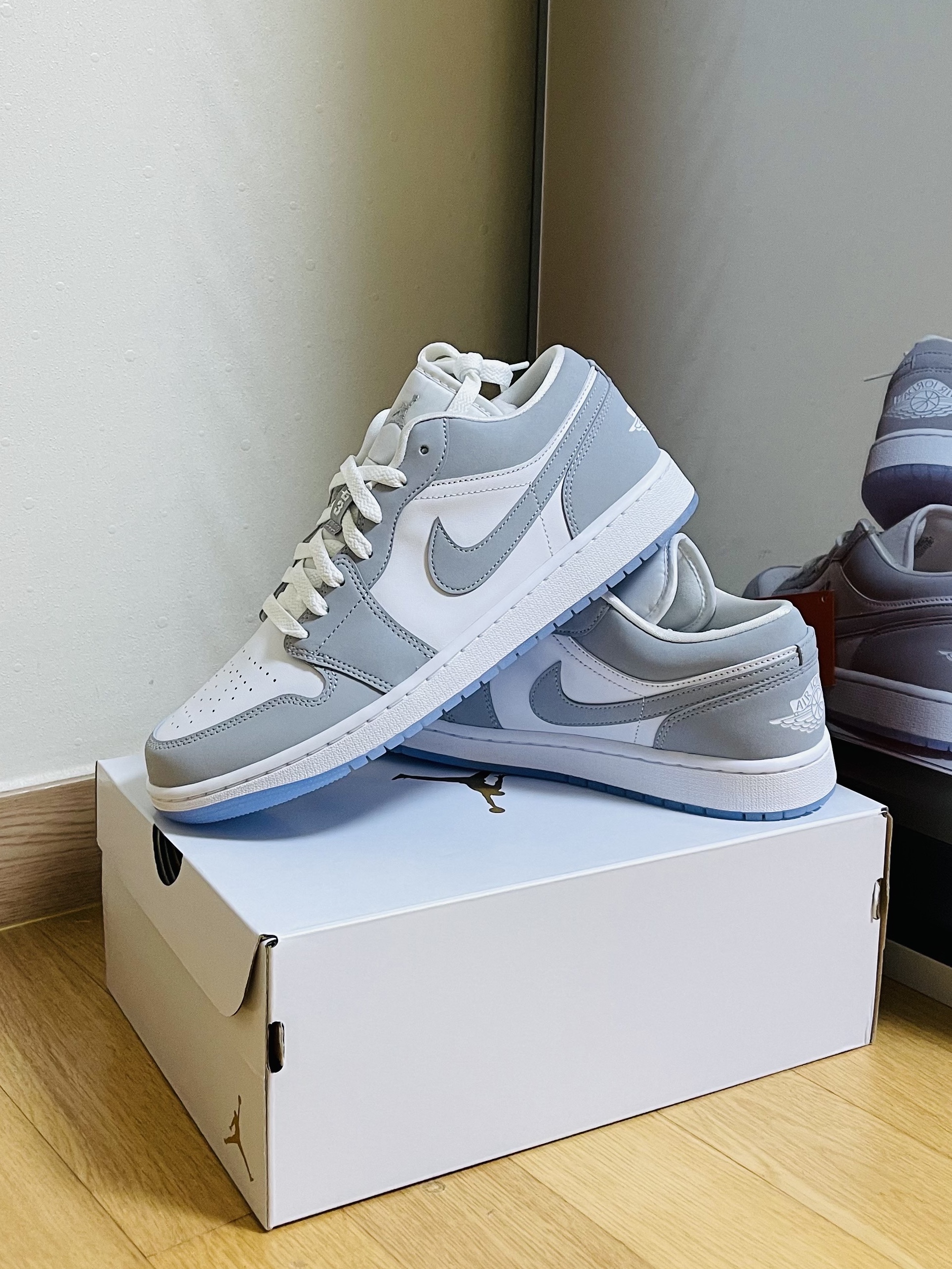 (W) Jordan 1 Low White Wolf Grey 착용 스타일