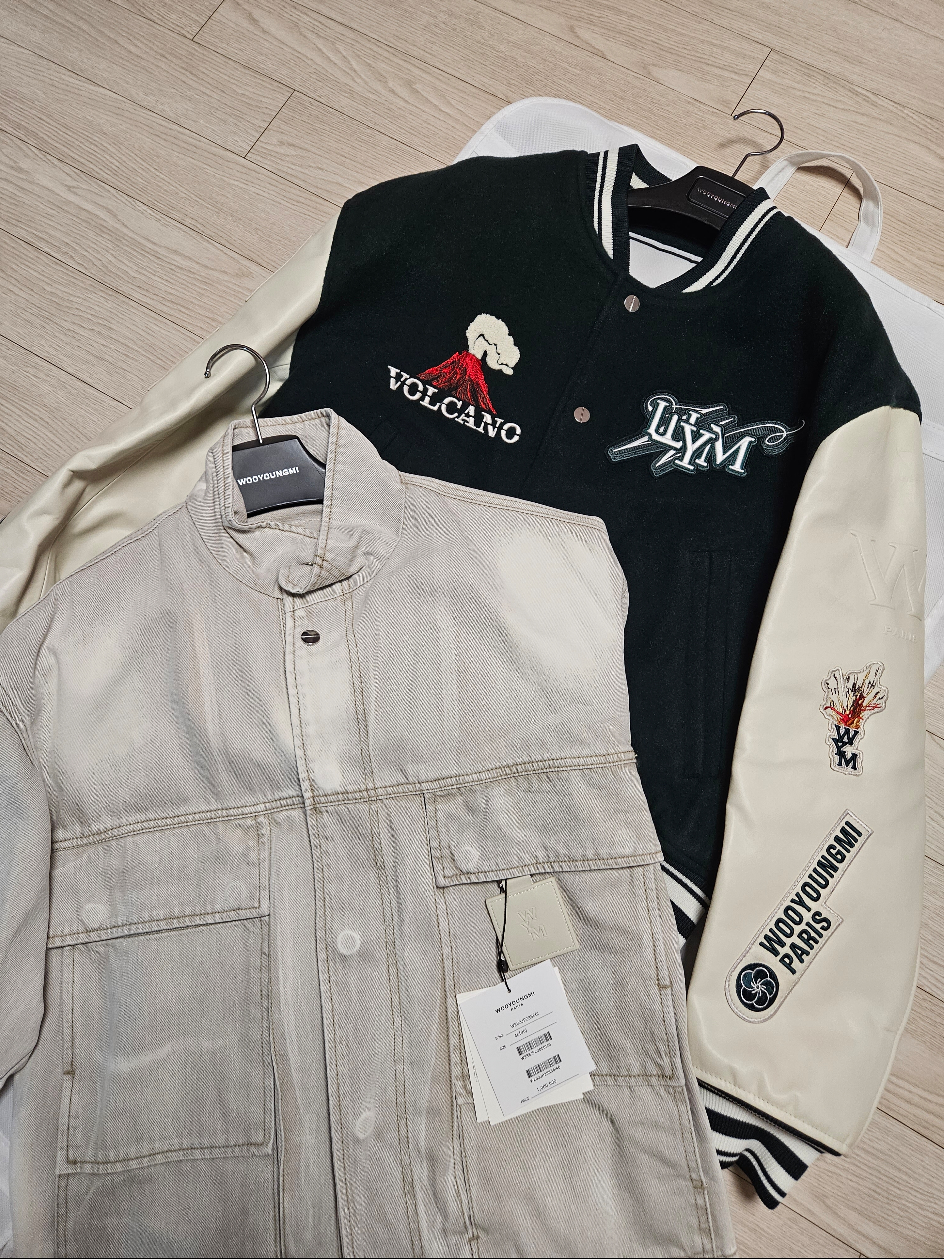 Wooyoungmi Flower Print Back Logo T-Shirt Ivory - 23SS, Wooyoungmi Volcano Varsity Jacket Green - 23FW 착용 스타일 - 2