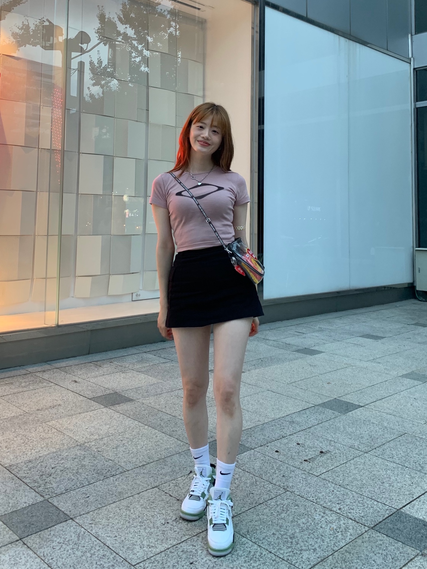 (W) Mischief Rhombus Blur T-Shirt Mini Dusty Pink, (W) Jordan 4 Retro Oil Green 착용 스타일 - 1