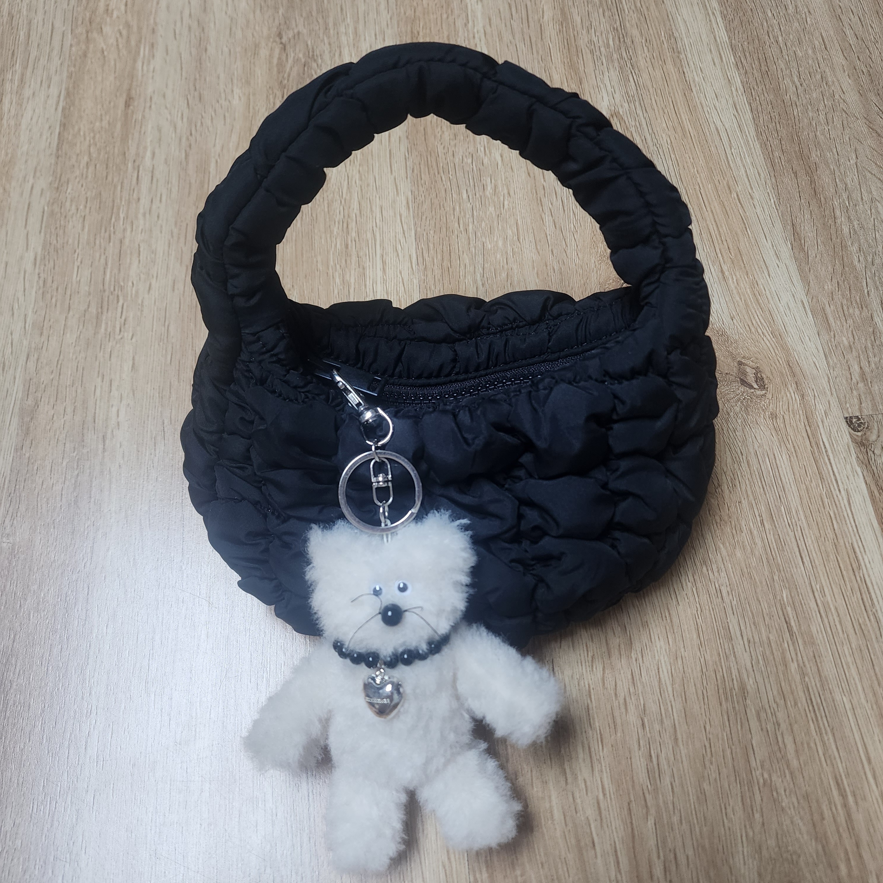 COS Quilted Micro Bag Black 착용 스타일