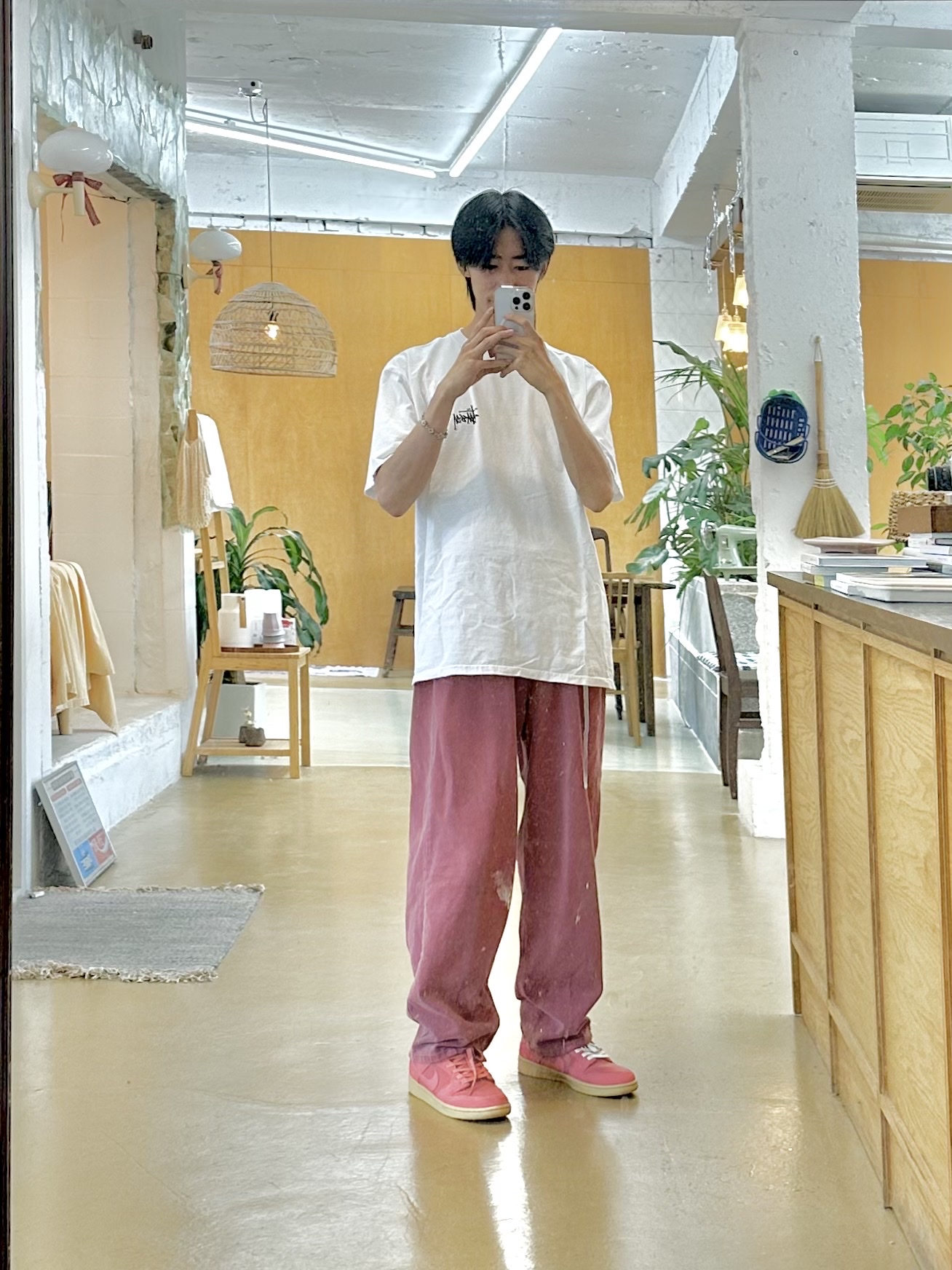 Stussy Basic Stussy T-Shirt White 2023 착용 스타일