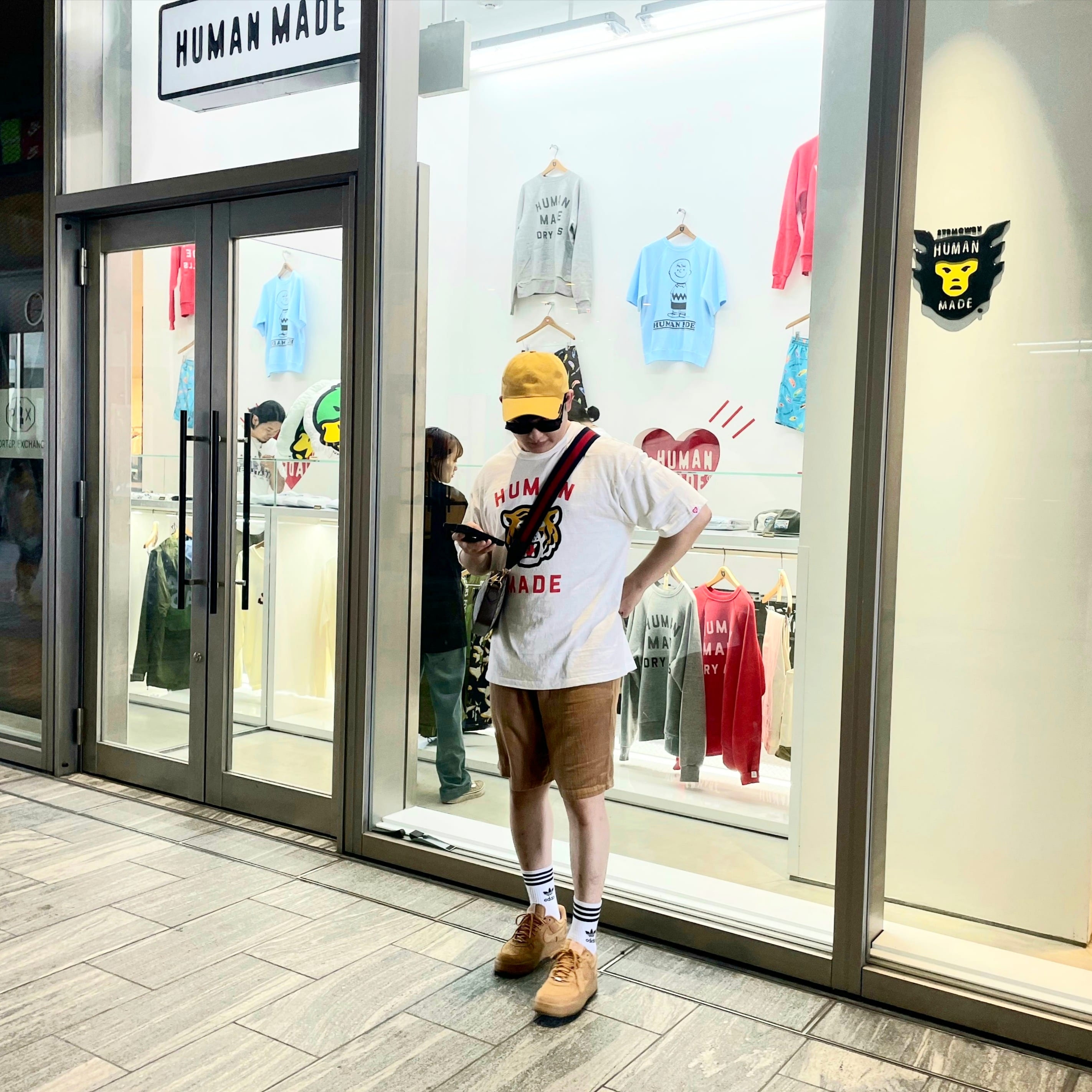 Human Made Graphic T-Shirt #05 White, Nike x Supreme Air Force 1 Low Flax 착용 스타일